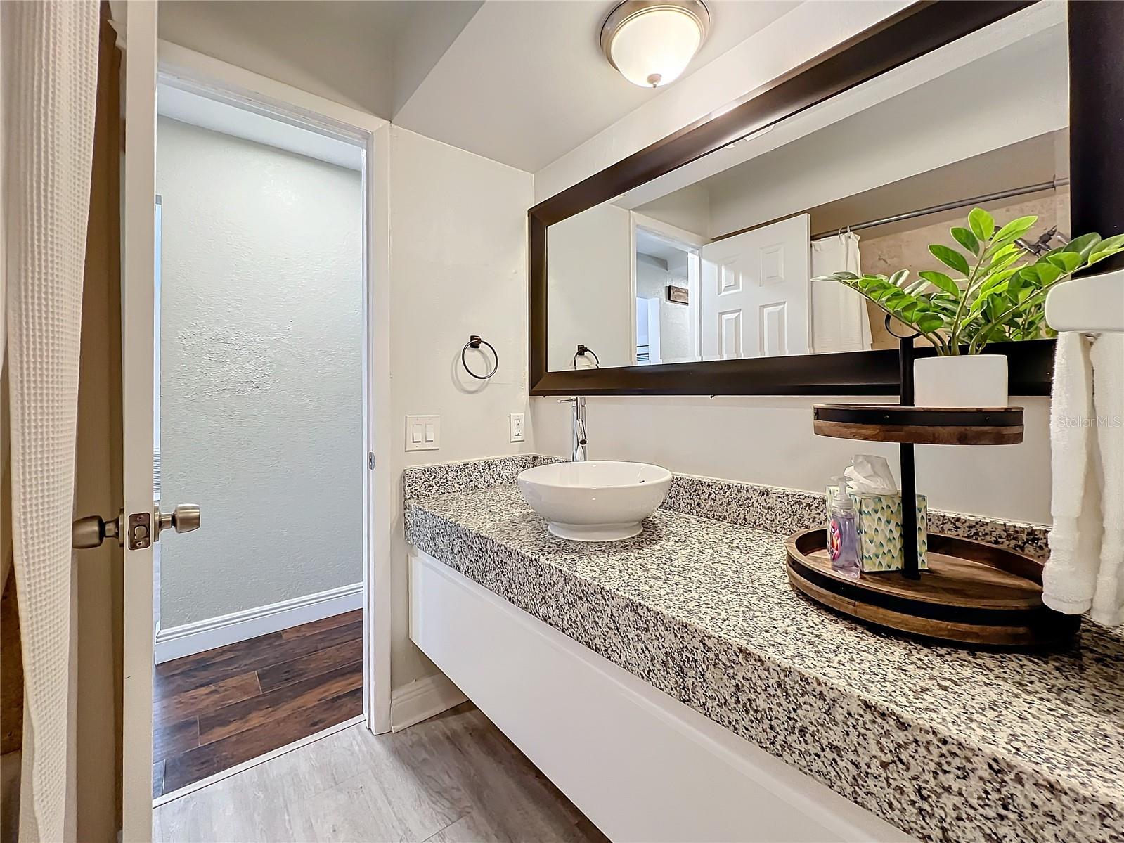 LAKE SARASOTA - Residential