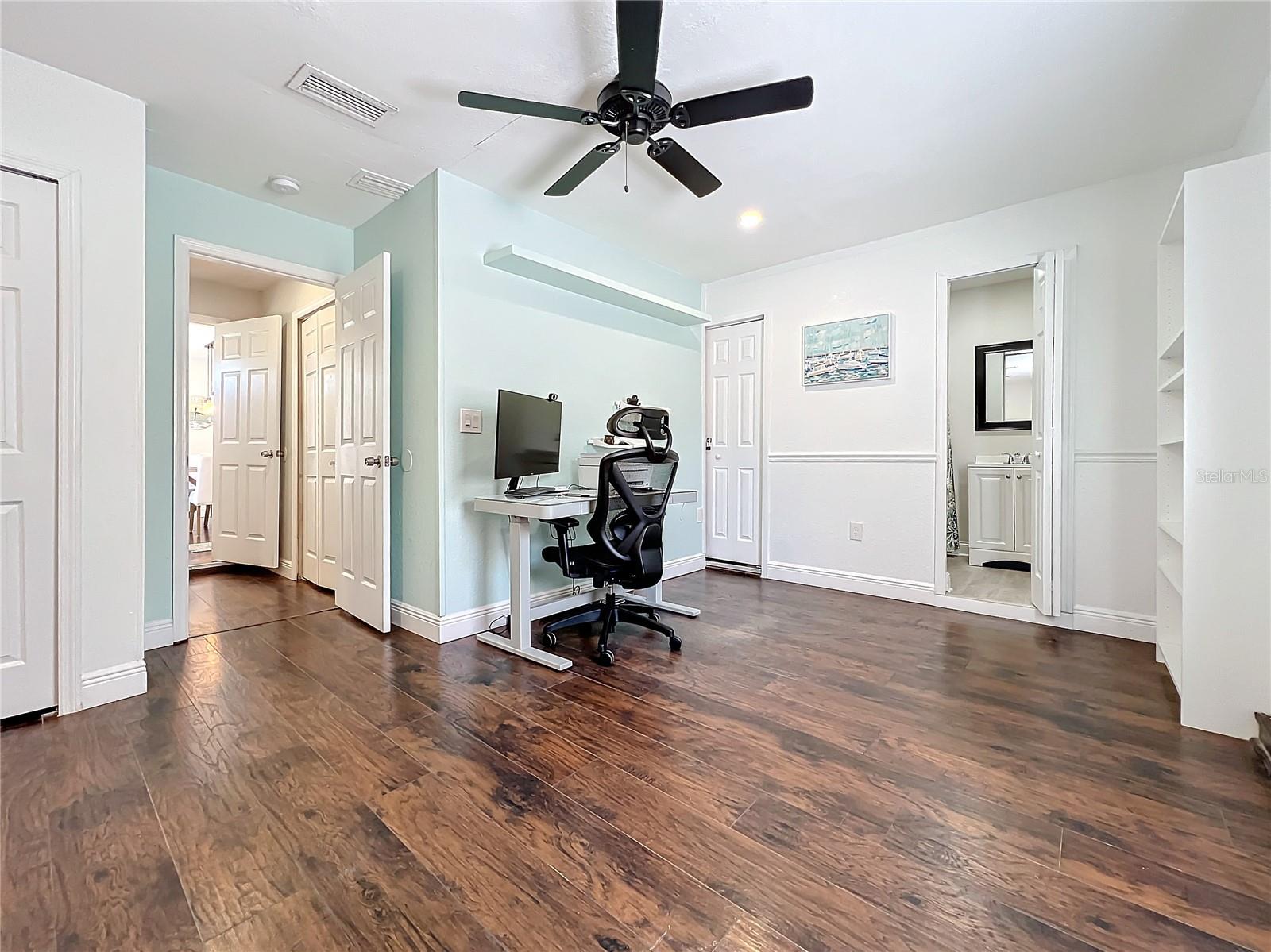 LAKE SARASOTA - Residential