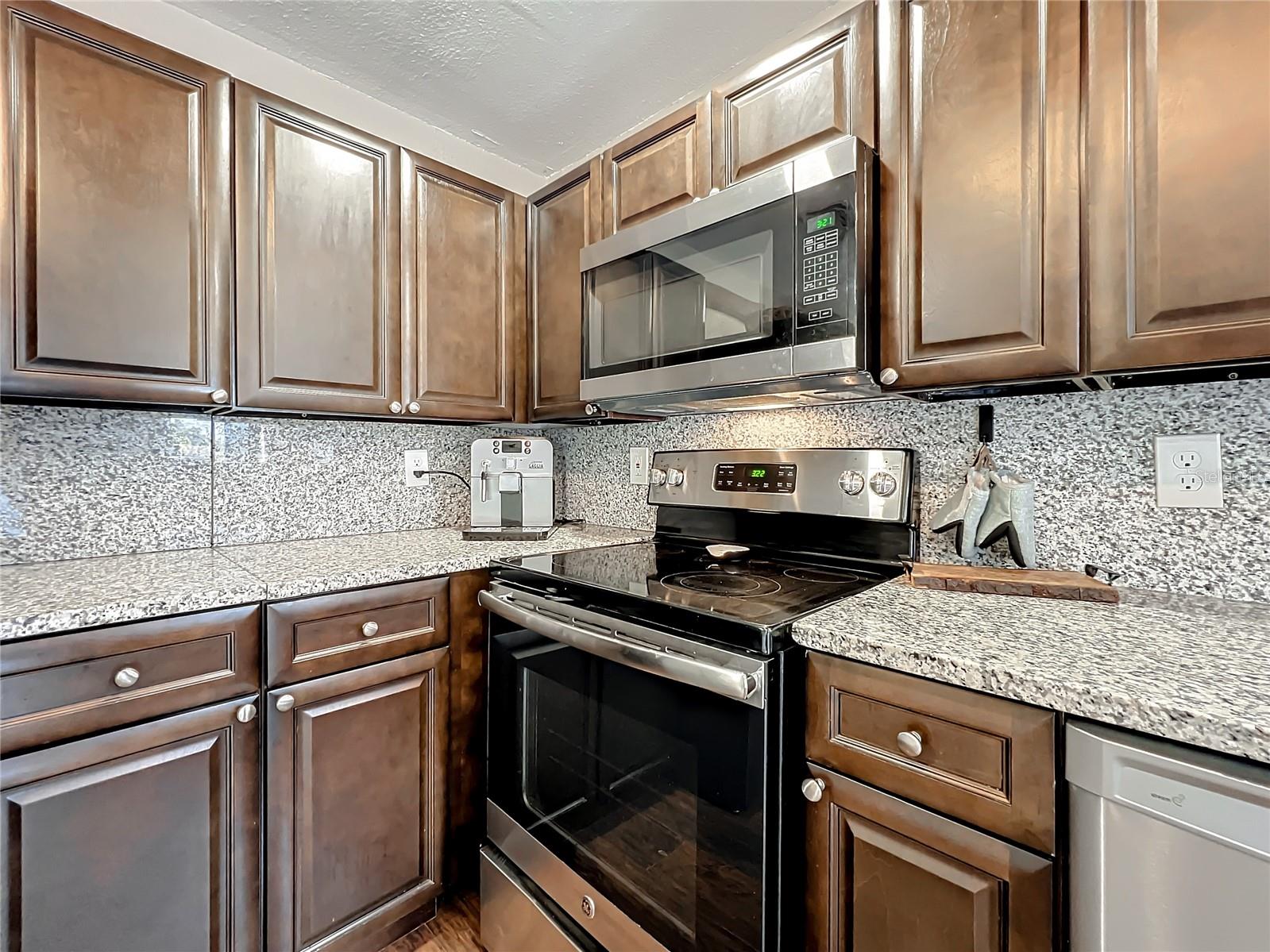 LAKE SARASOTA - Residential