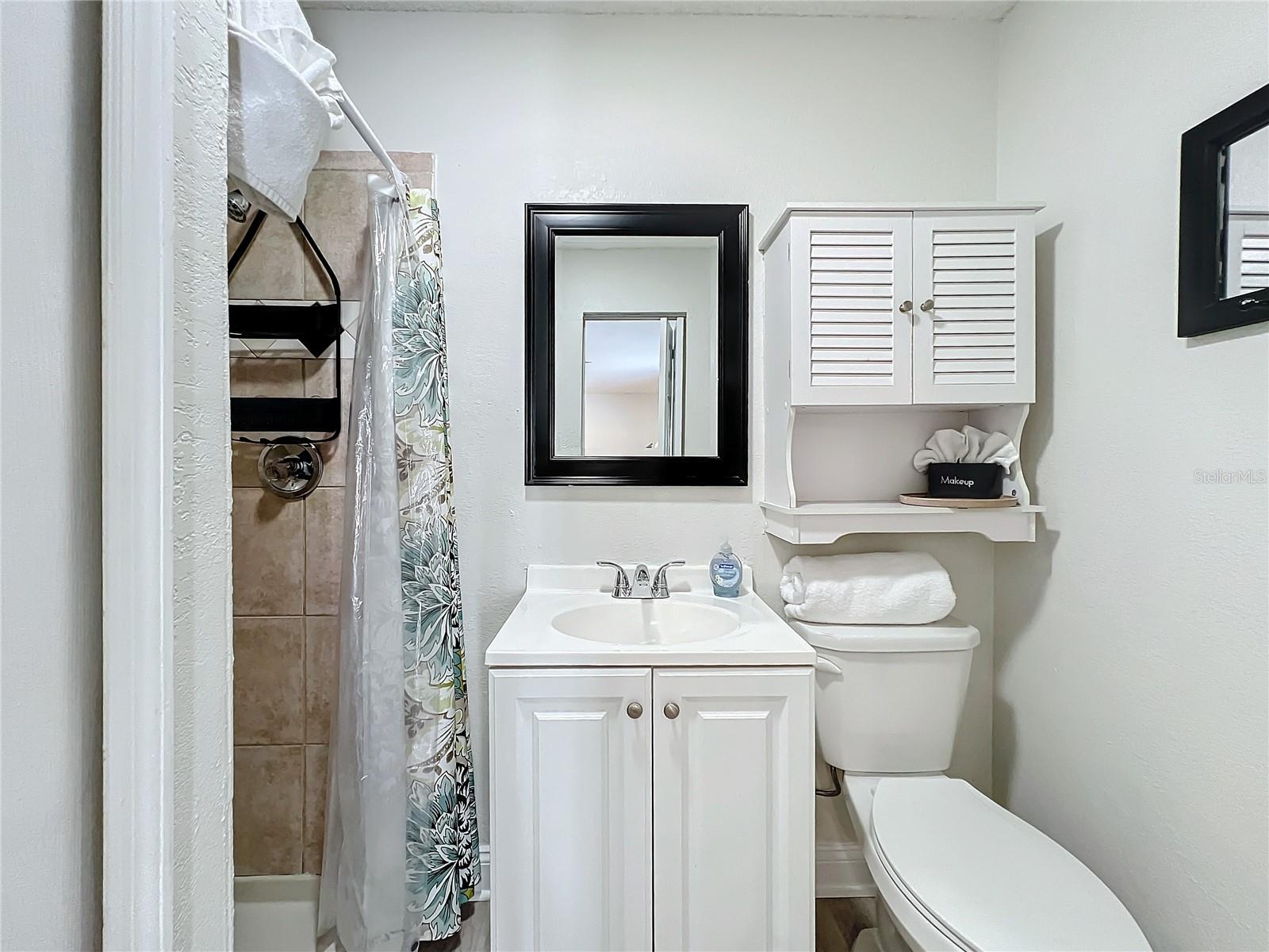 LAKE SARASOTA - Residential