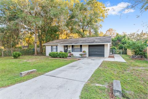 Photo of 5300 SE 102nd Place, Belleview, FL 34420 (MLS # OM714033)