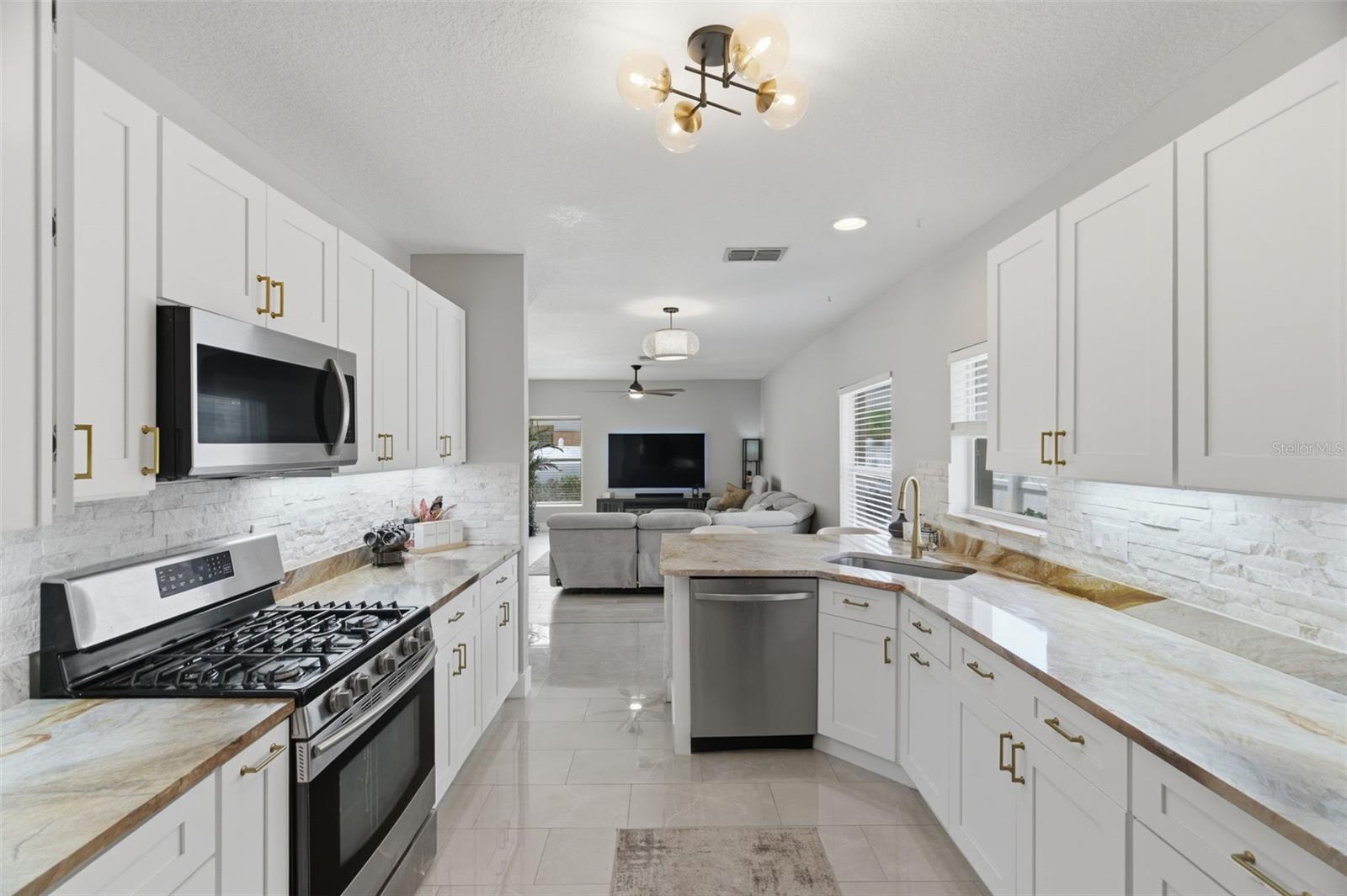 THOUSAND OAKS MULTI-FAM 01-4 - Residential