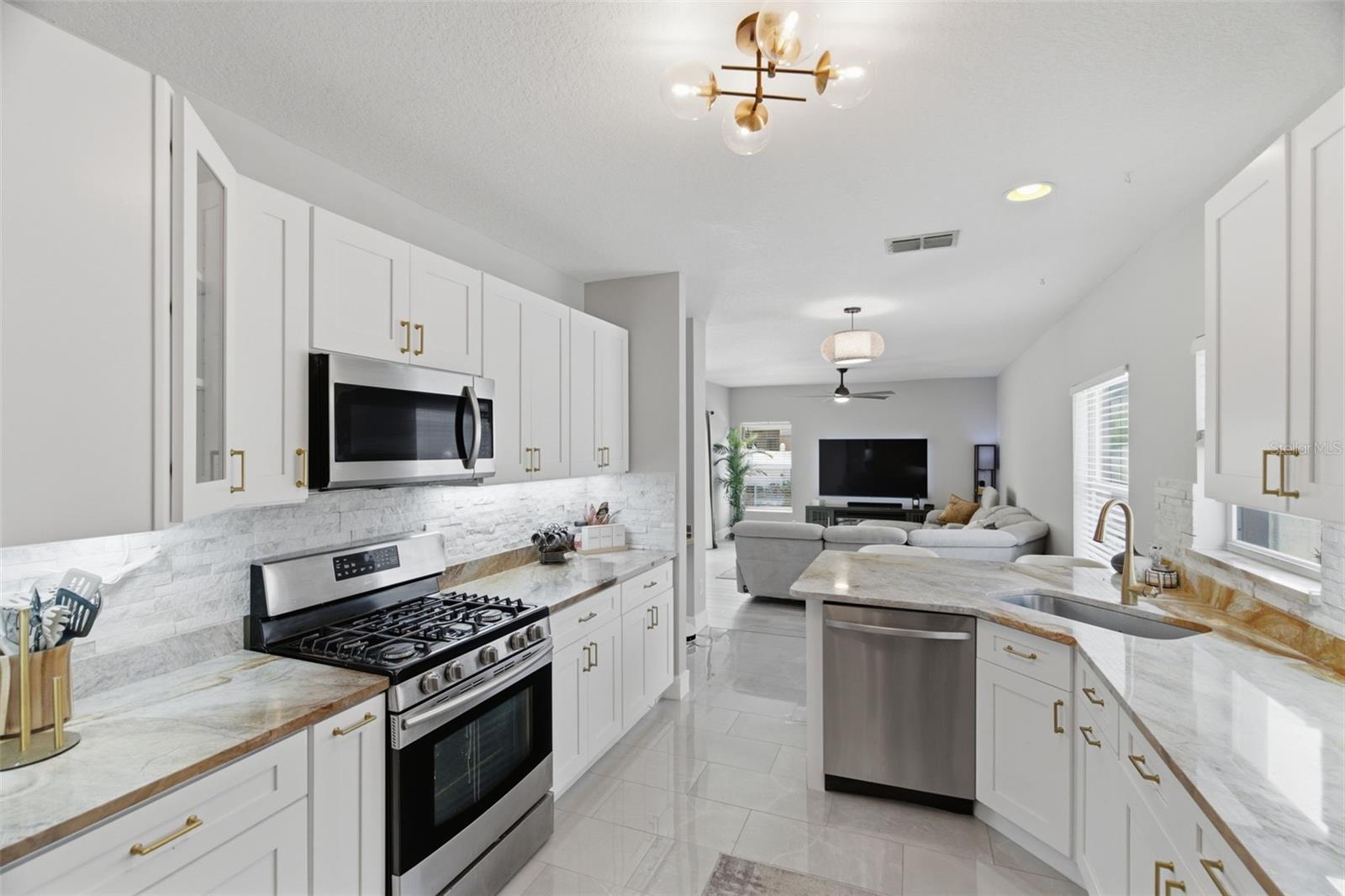 THOUSAND OAKS MULTI-FAM 01-4 - Residential