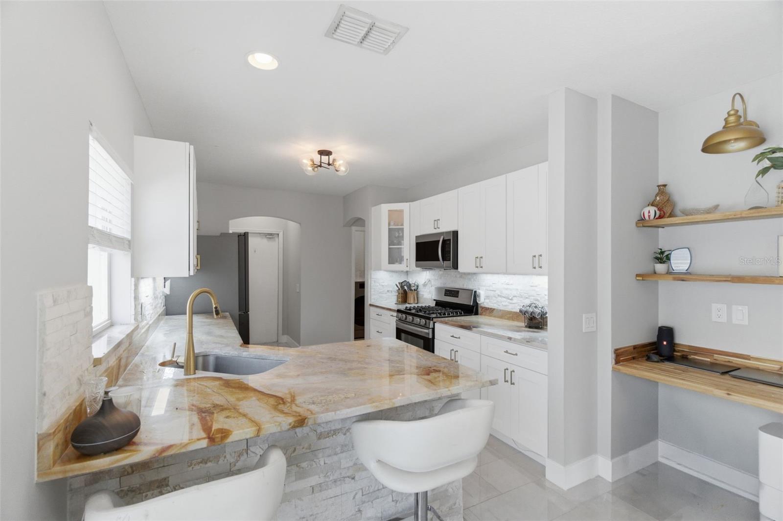 THOUSAND OAKS MULTI-FAM 01-4 - Residential