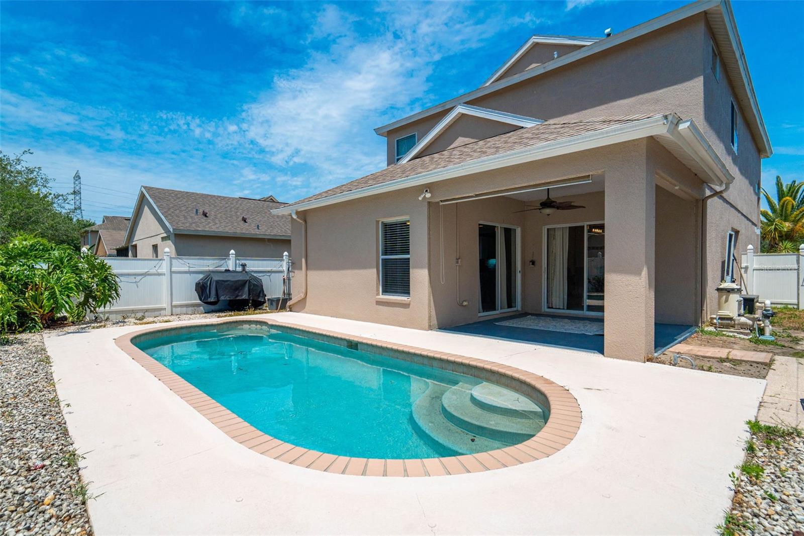 THOUSAND OAKS MULTI-FAM 01-4 - Residential