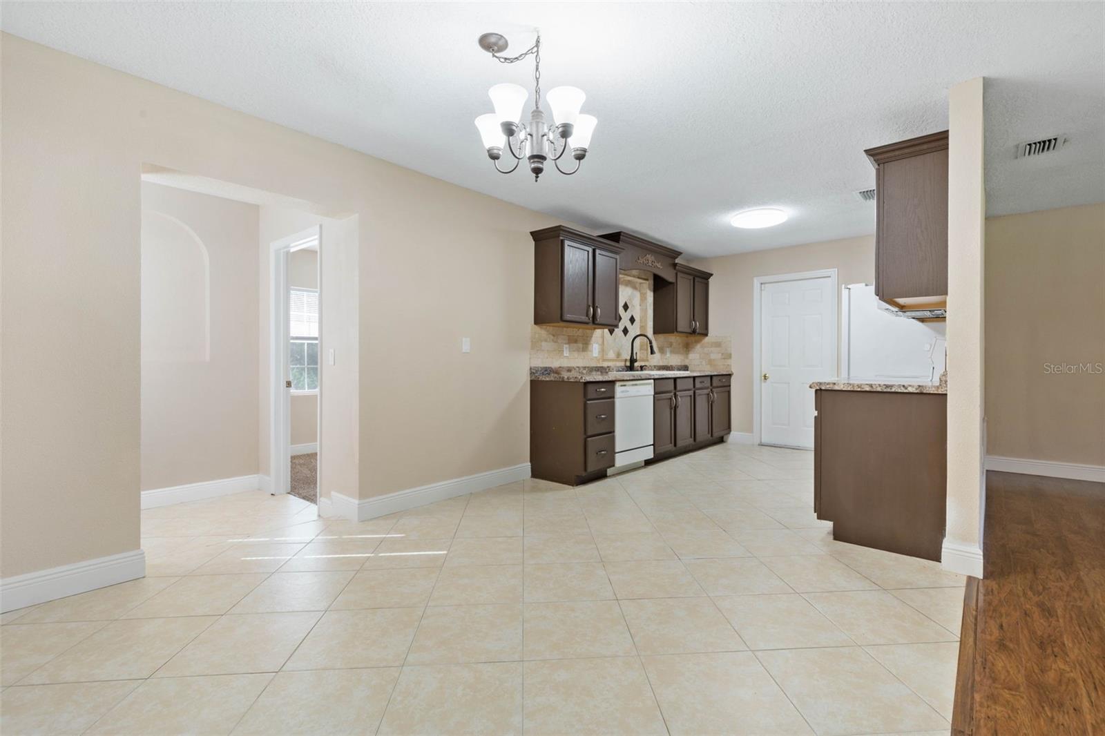 INDIAN TRAILS - Residential Lease