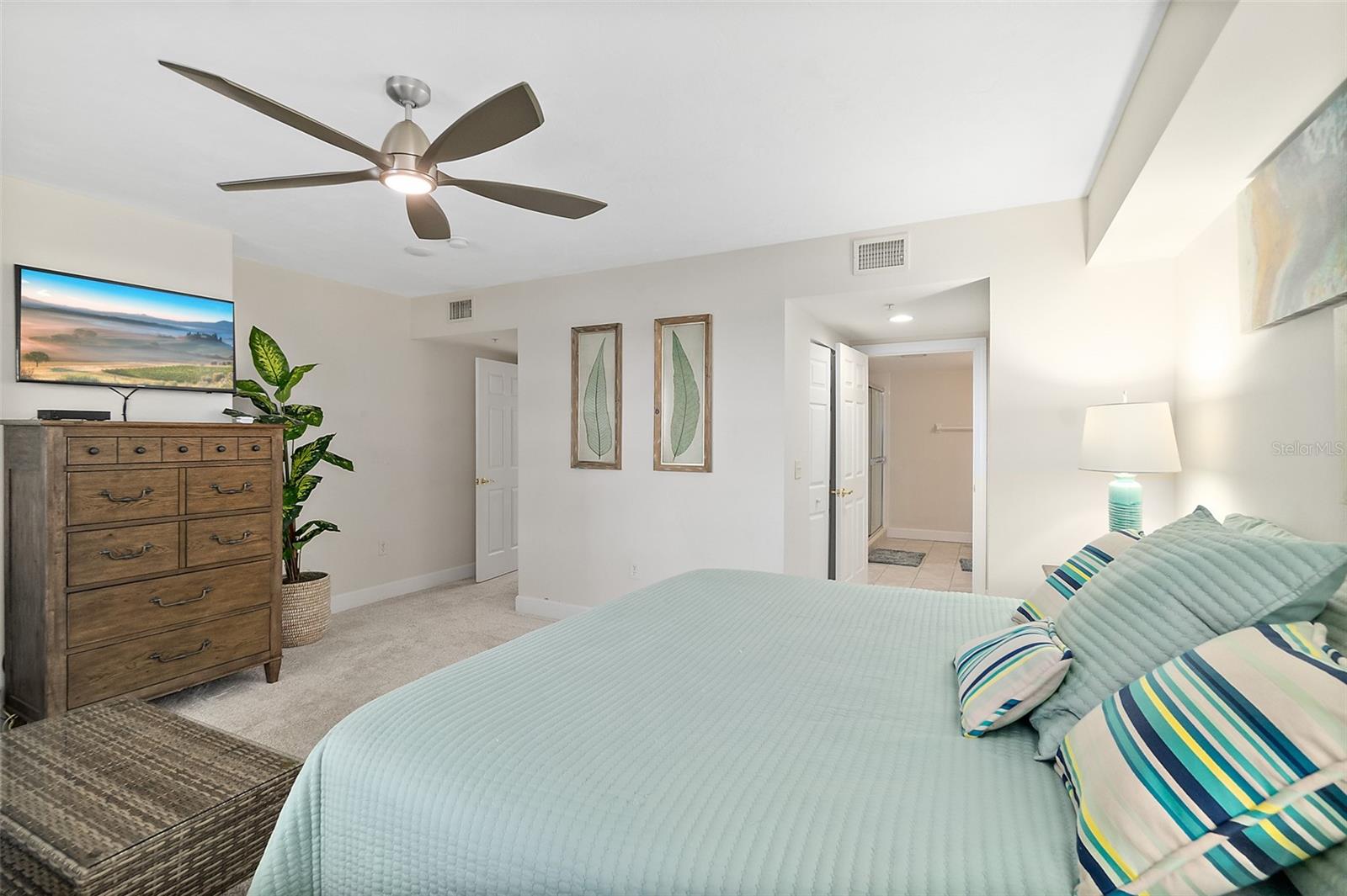 TOWERS GRANDE CONDO - Residential