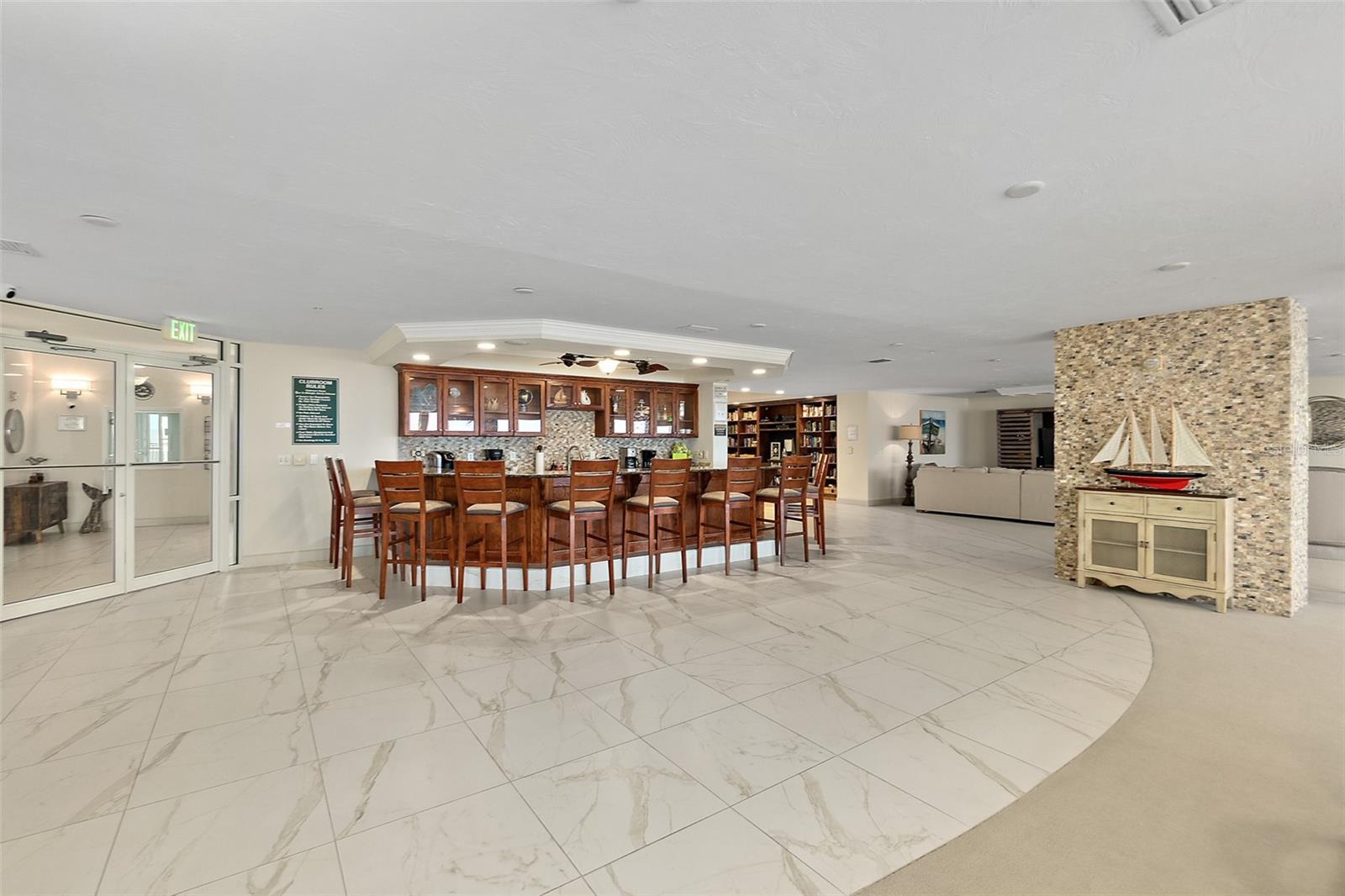 TOWERS GRANDE CONDO - Residential