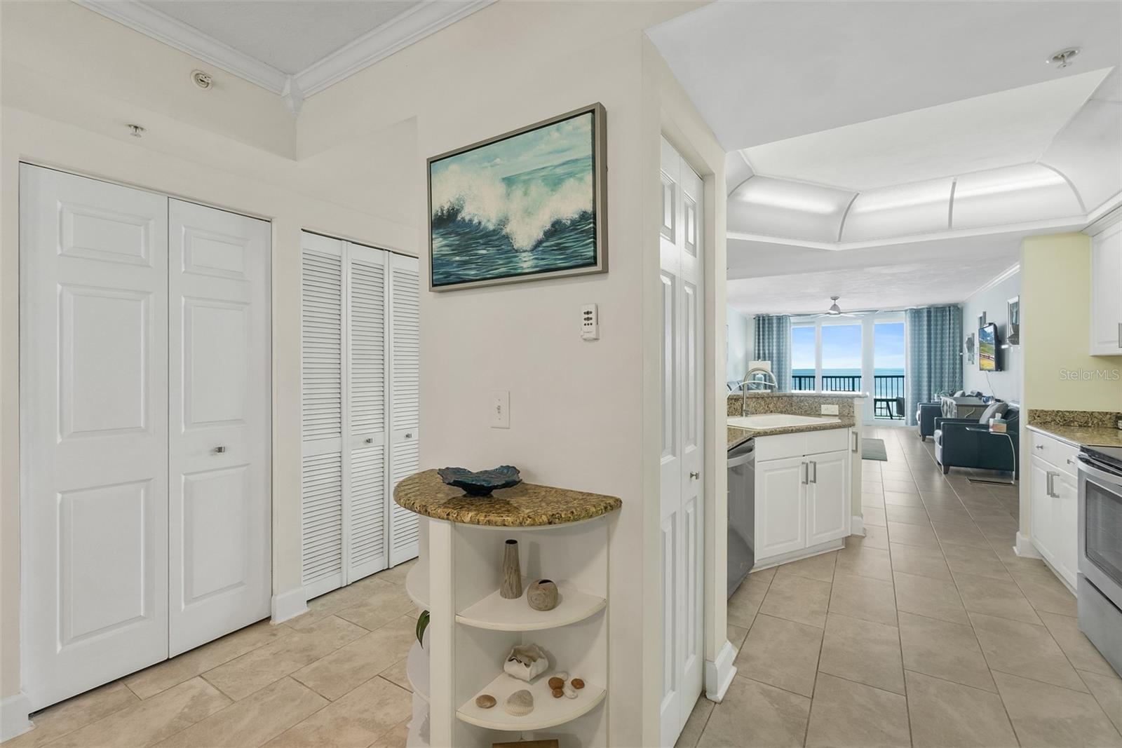 TOWERS GRANDE CONDO - Residential