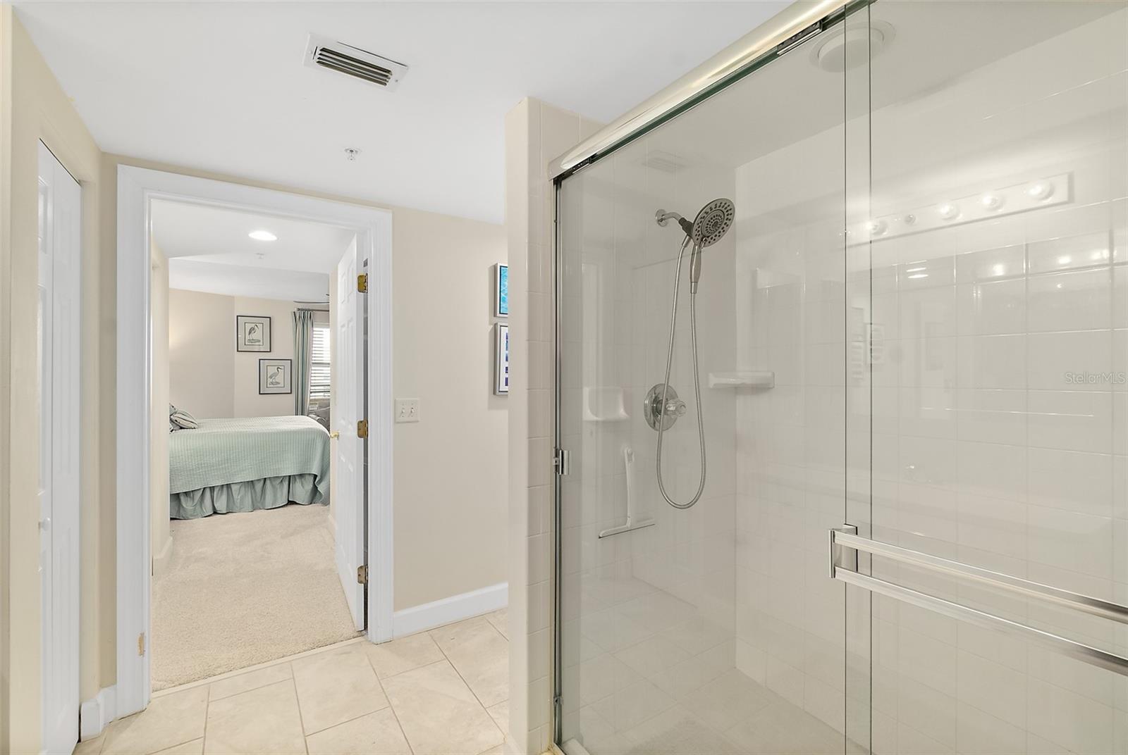 TOWERS GRANDE CONDO - Residential