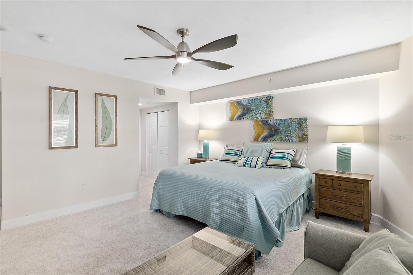 TOWERS GRANDE CONDO - Residential