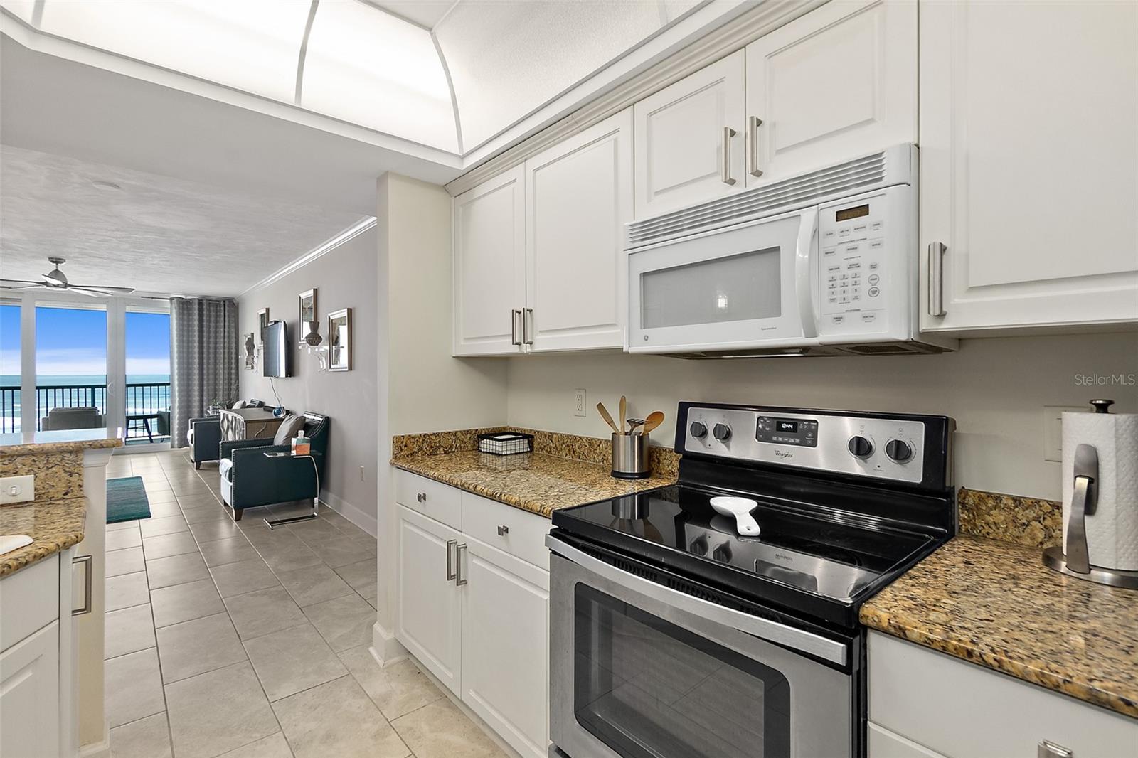 TOWERS GRANDE CONDO - Residential