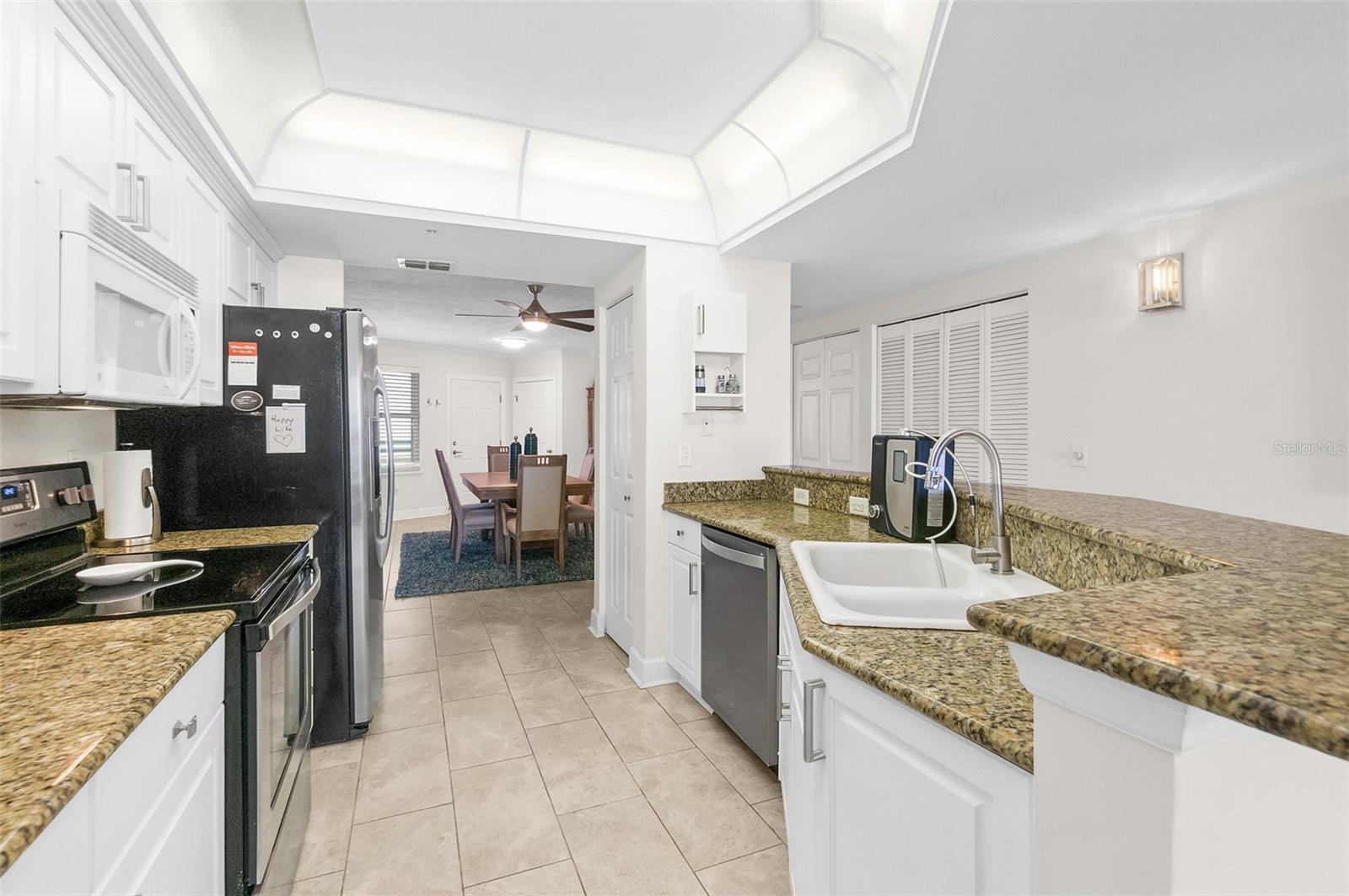 TOWERS GRANDE CONDO - Residential