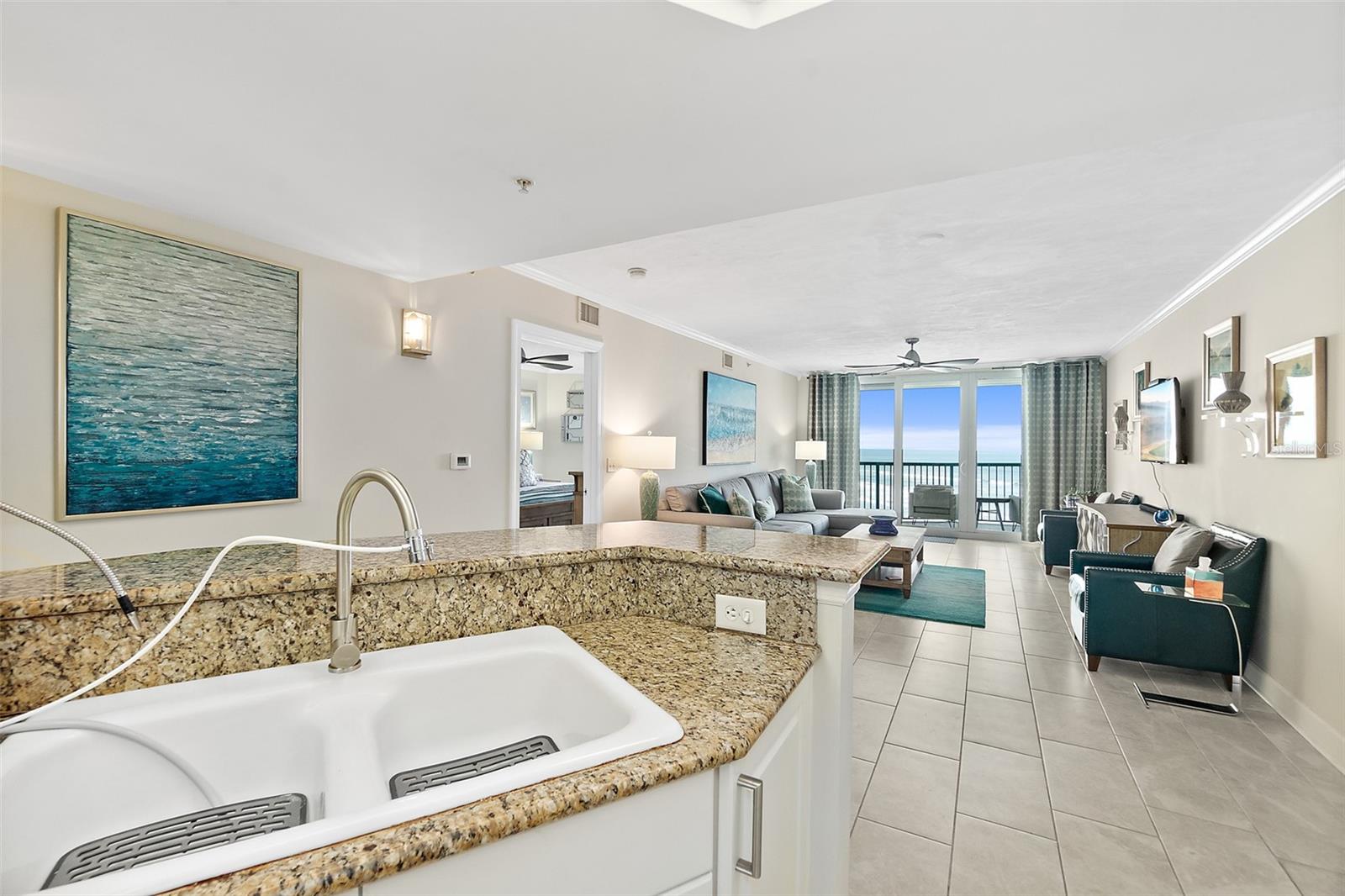 TOWERS GRANDE CONDO - Residential