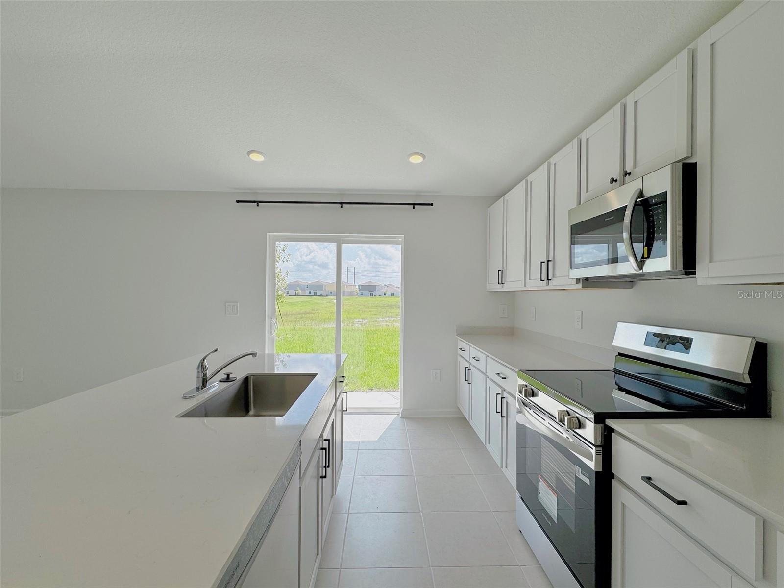 RANCHES/LK MCLEOD III - Residential Lease