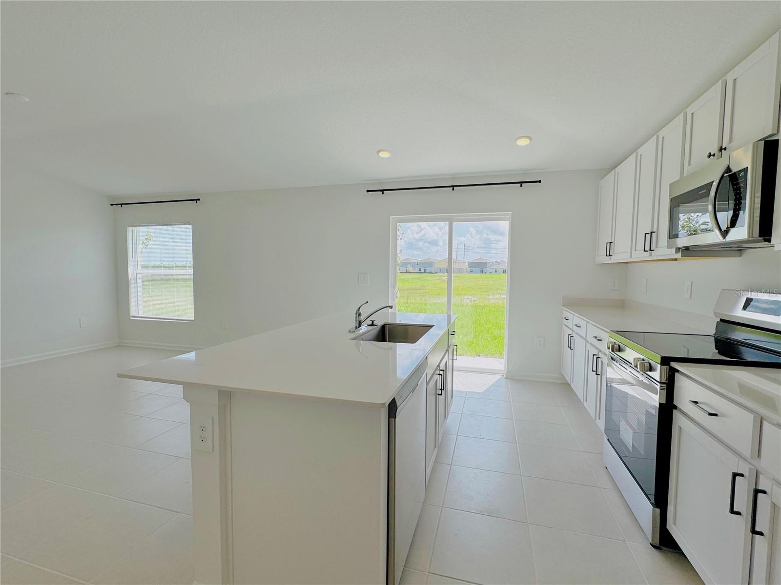 RANCHES/LK MCLEOD III - Residential Lease