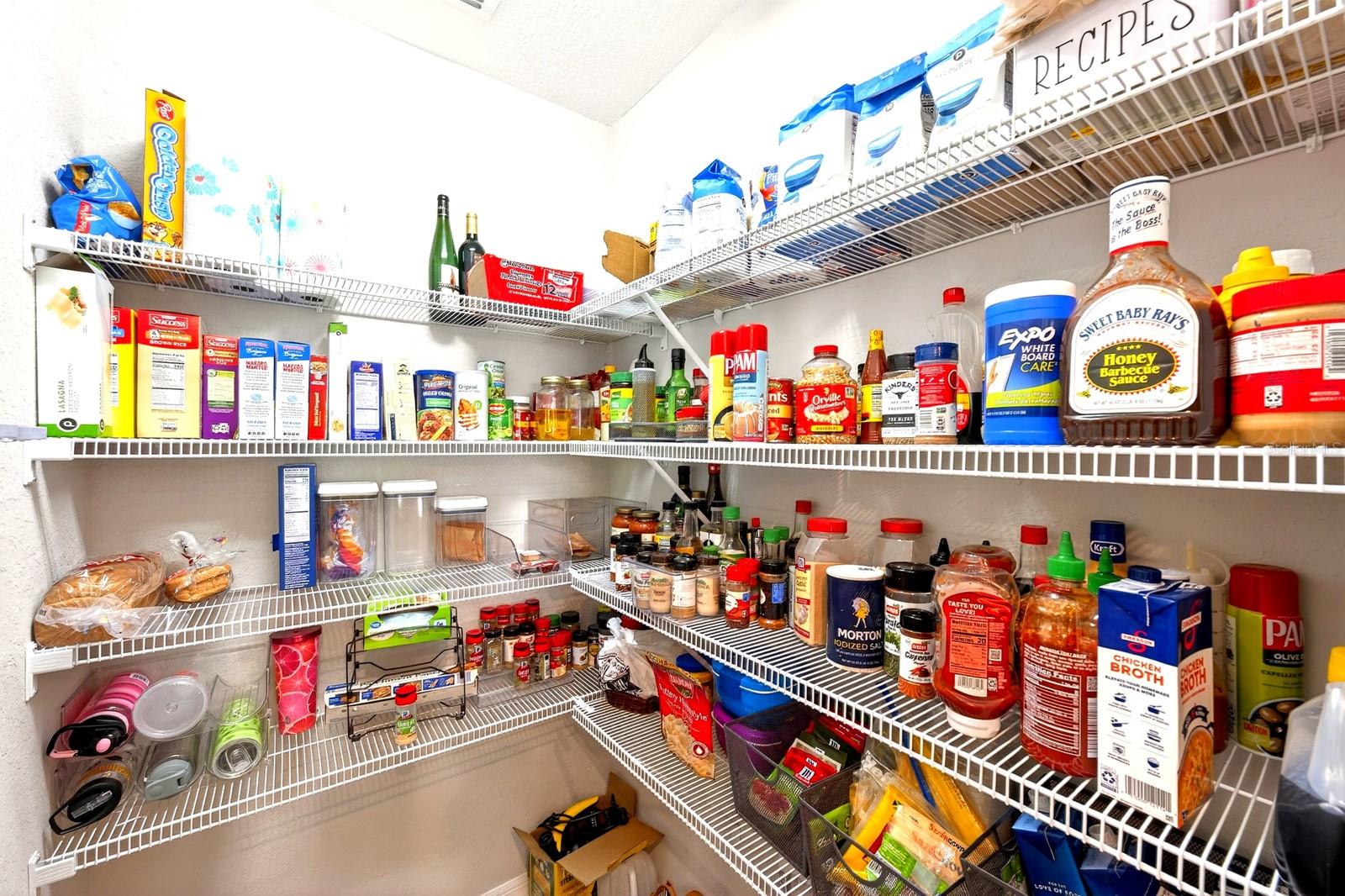 ANISTON - Residential