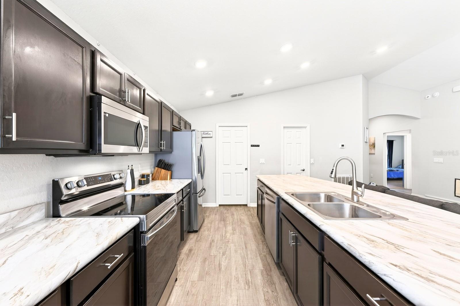 ANISTON - Residential