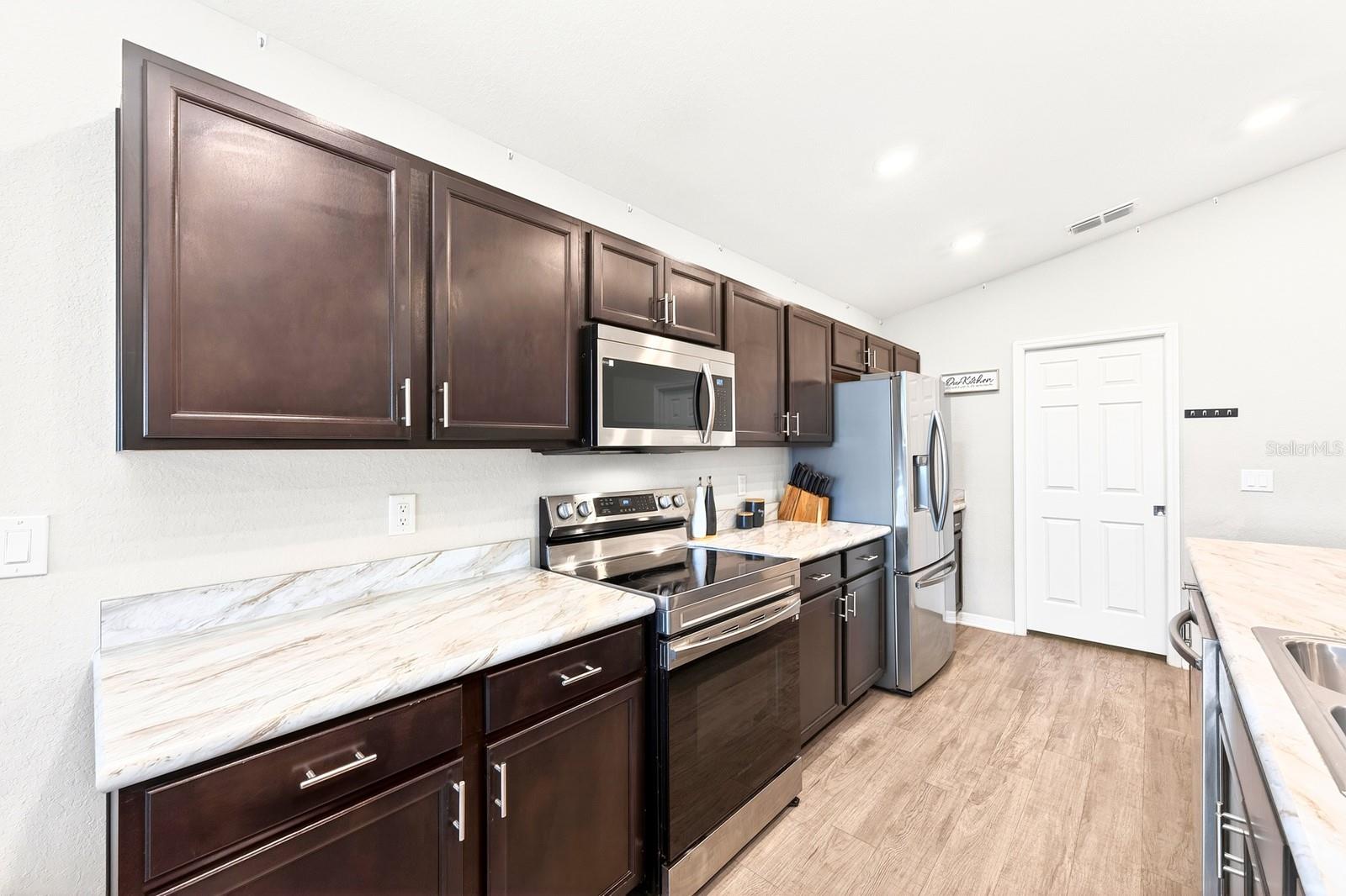 ANISTON - Residential