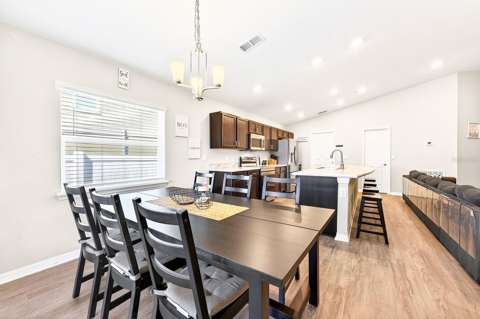 ANISTON - Residential