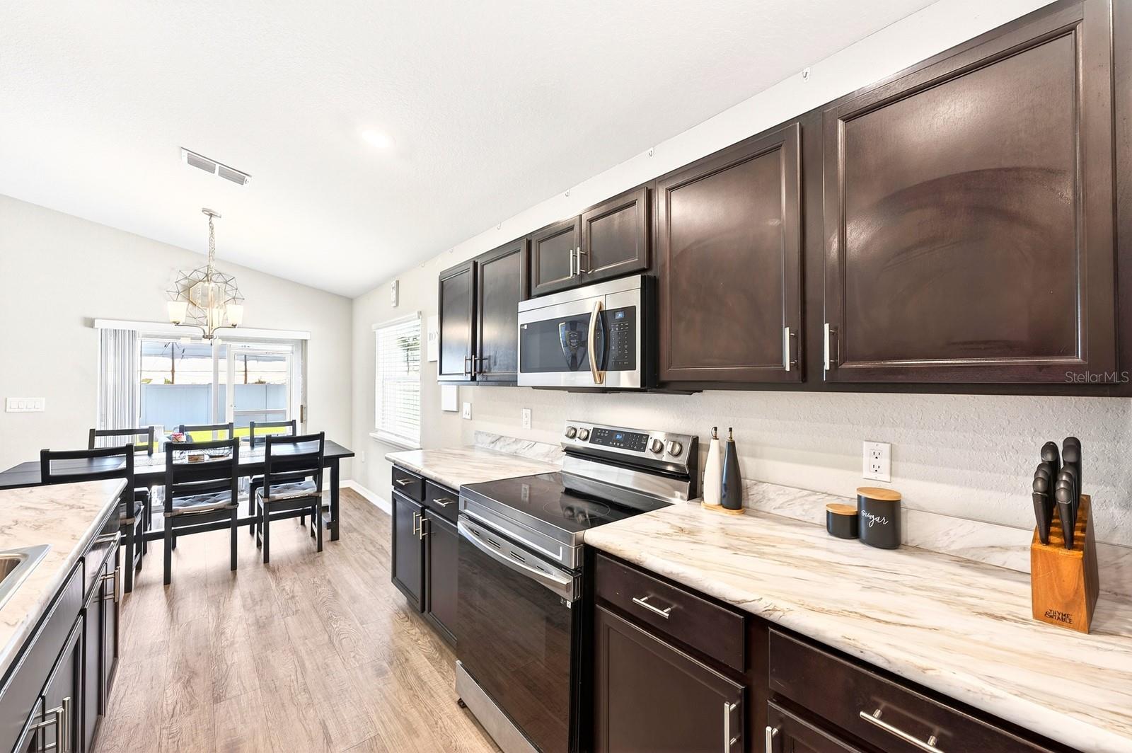 ANISTON - Residential