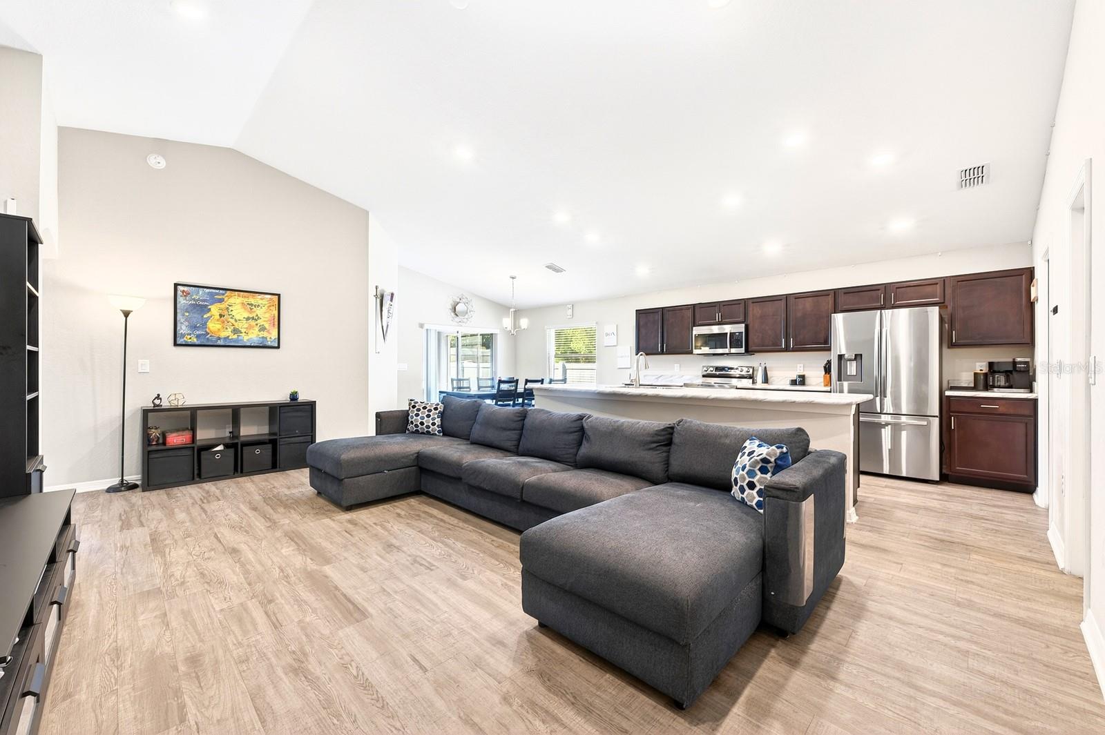 ANISTON - Residential