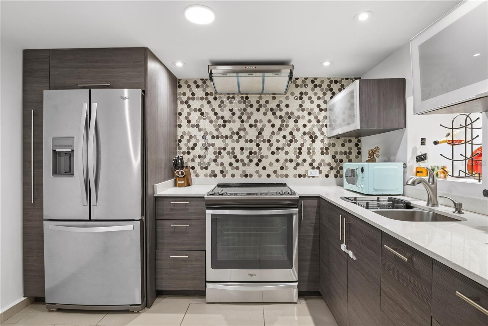 CONDO. PLAYA DORADA, CALLE HORIZONTE 303-B CAROLIN - Residential