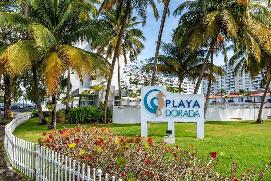 Beautiful 2-bedroom, 1-bathroom apartment for sale with living room, dining room, kitchen, balcony, laundry area, and 1 parking space. An additional parking space is available for rent at $65 per month, payable semi-annually.
The Playa Dorada condominium boasts a prime location with direct beach access and immediate proximity to the International Airport. It's also just steps from Isla Verde's finest restaurants, luxury hotels, supermarkets, and pharmacies. The complex features security and access control, a swimming pool, green areas, and gazebo-style social spaces. It offers the perfect blend of the tranquility of a beachfront home and the vibrant energy of one of Puerto Rico's most exciting tourist destinations.