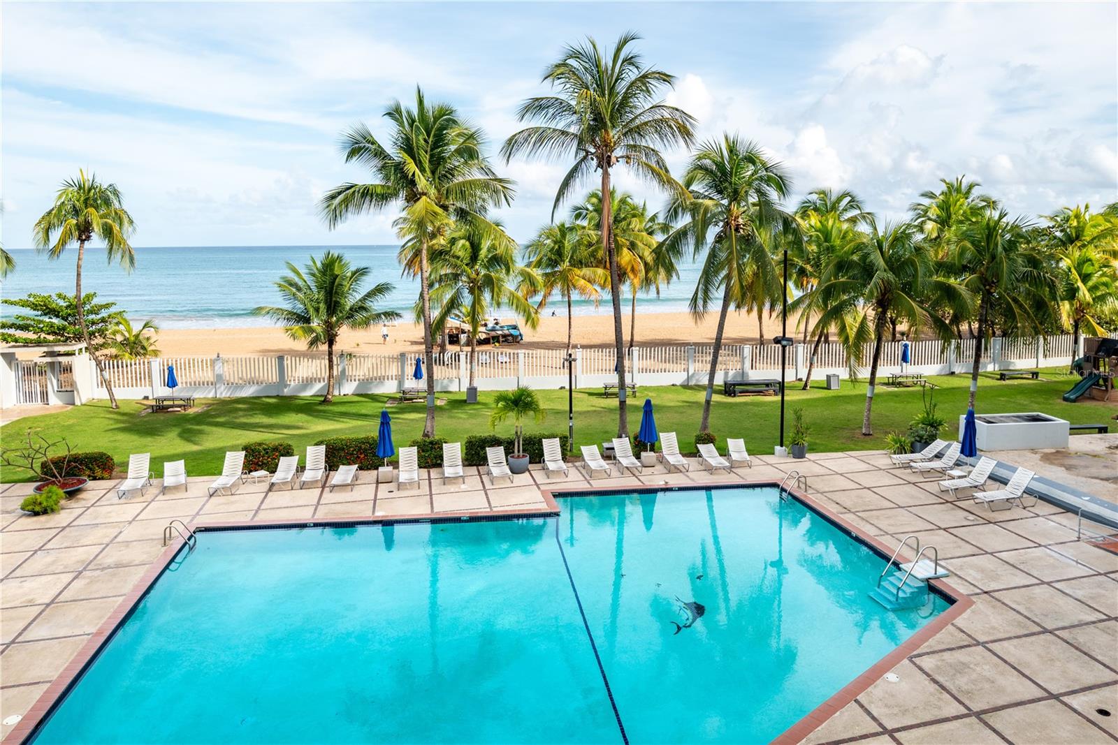 CONDO. PLAYA DORADA, CALLE HORIZONTE 303-B CAROLIN - Residential