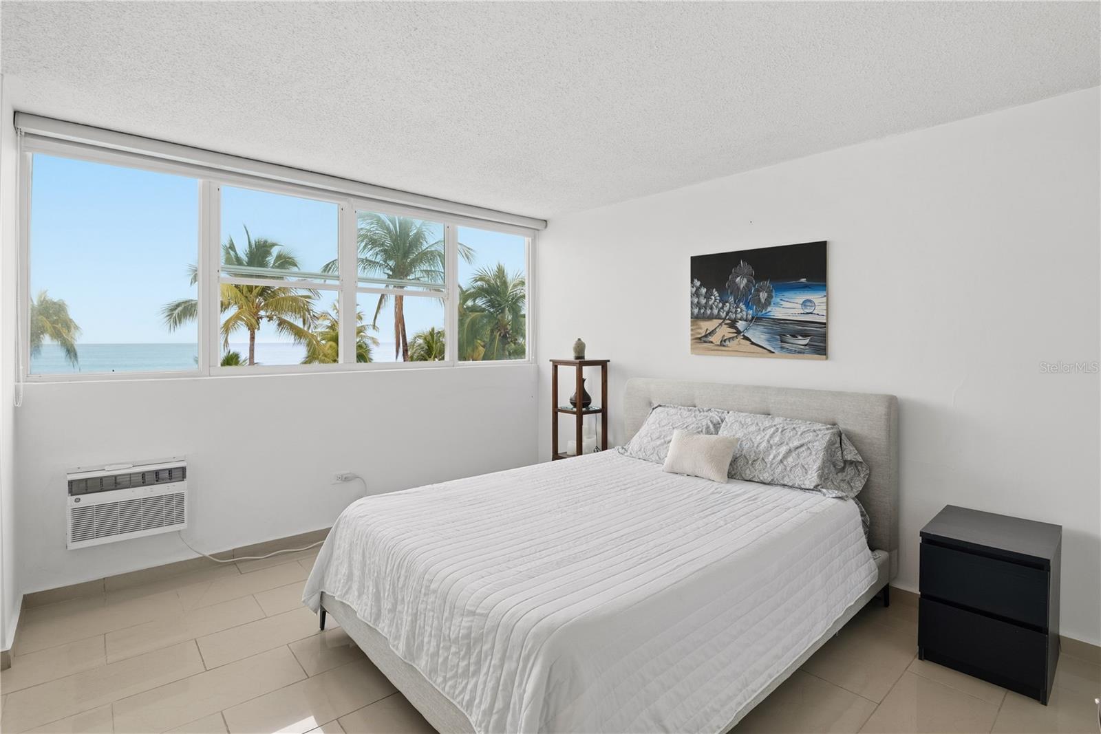 CONDO. PLAYA DORADA, CALLE HORIZONTE 303-B CAROLIN - Residential
