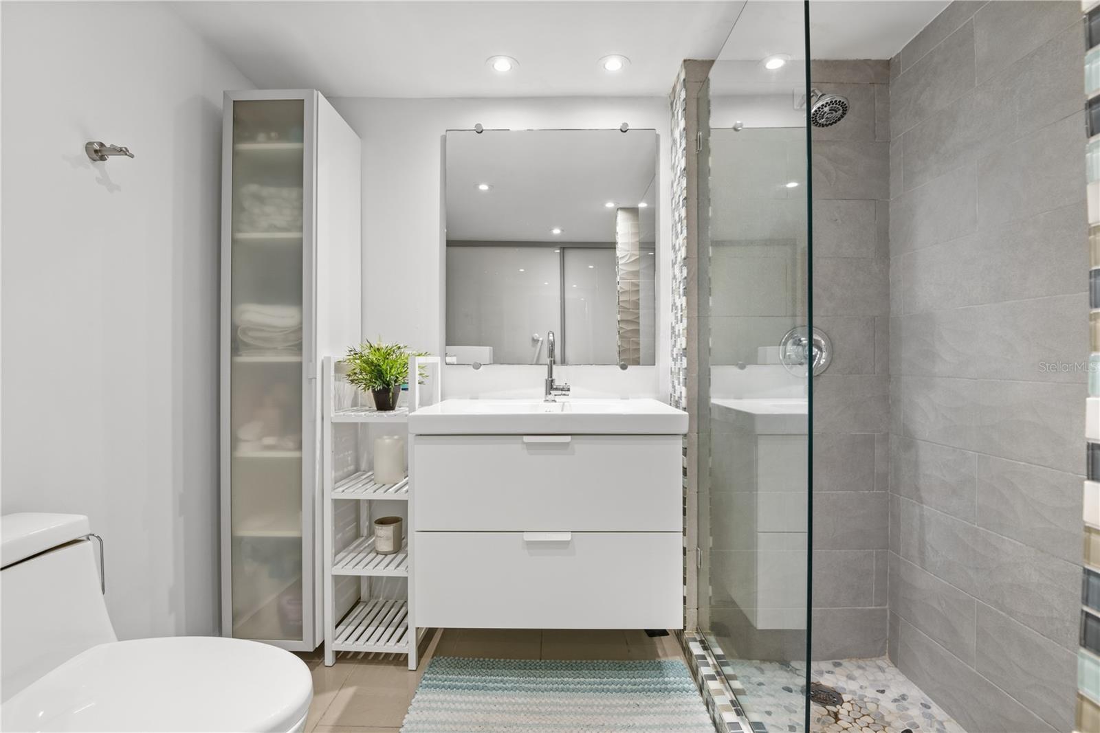 CONDO. PLAYA DORADA, CALLE HORIZONTE 303-B CAROLIN - Residential