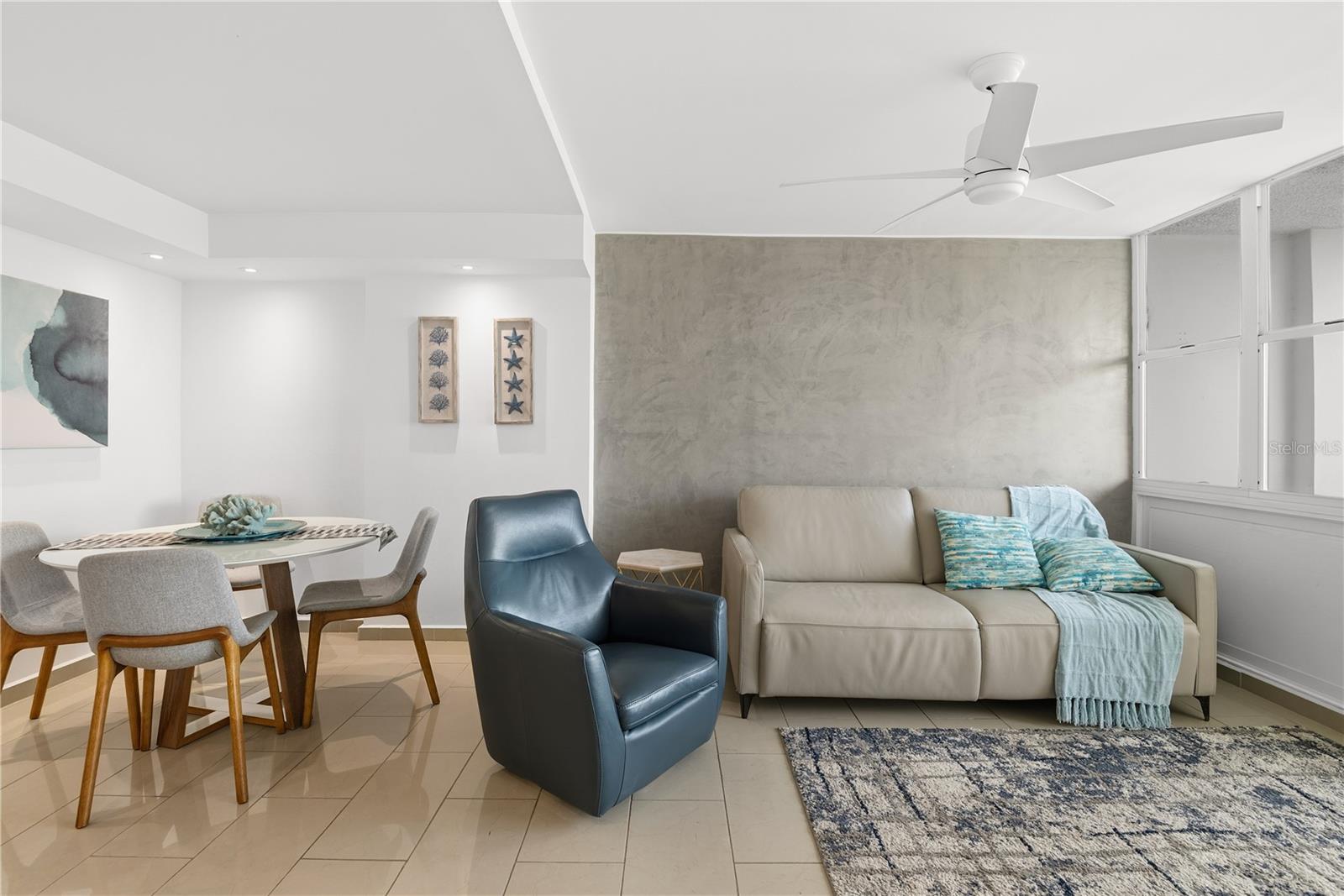 CONDO. PLAYA DORADA, CALLE HORIZONTE 303-B CAROLIN - Residential