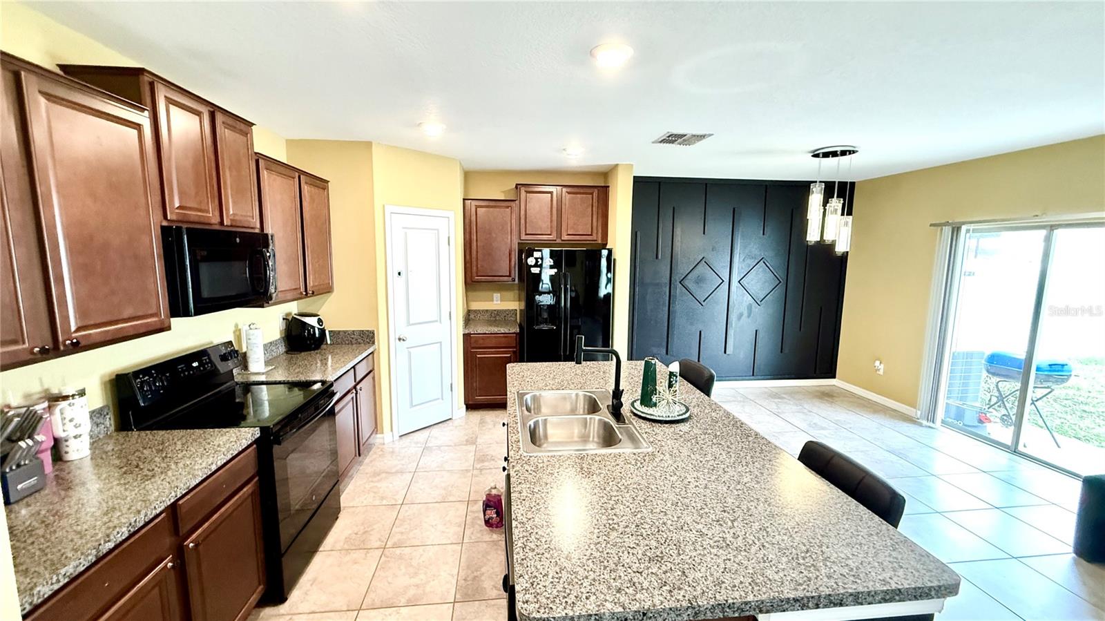 14832 CRESCENT ROCK DRIVE