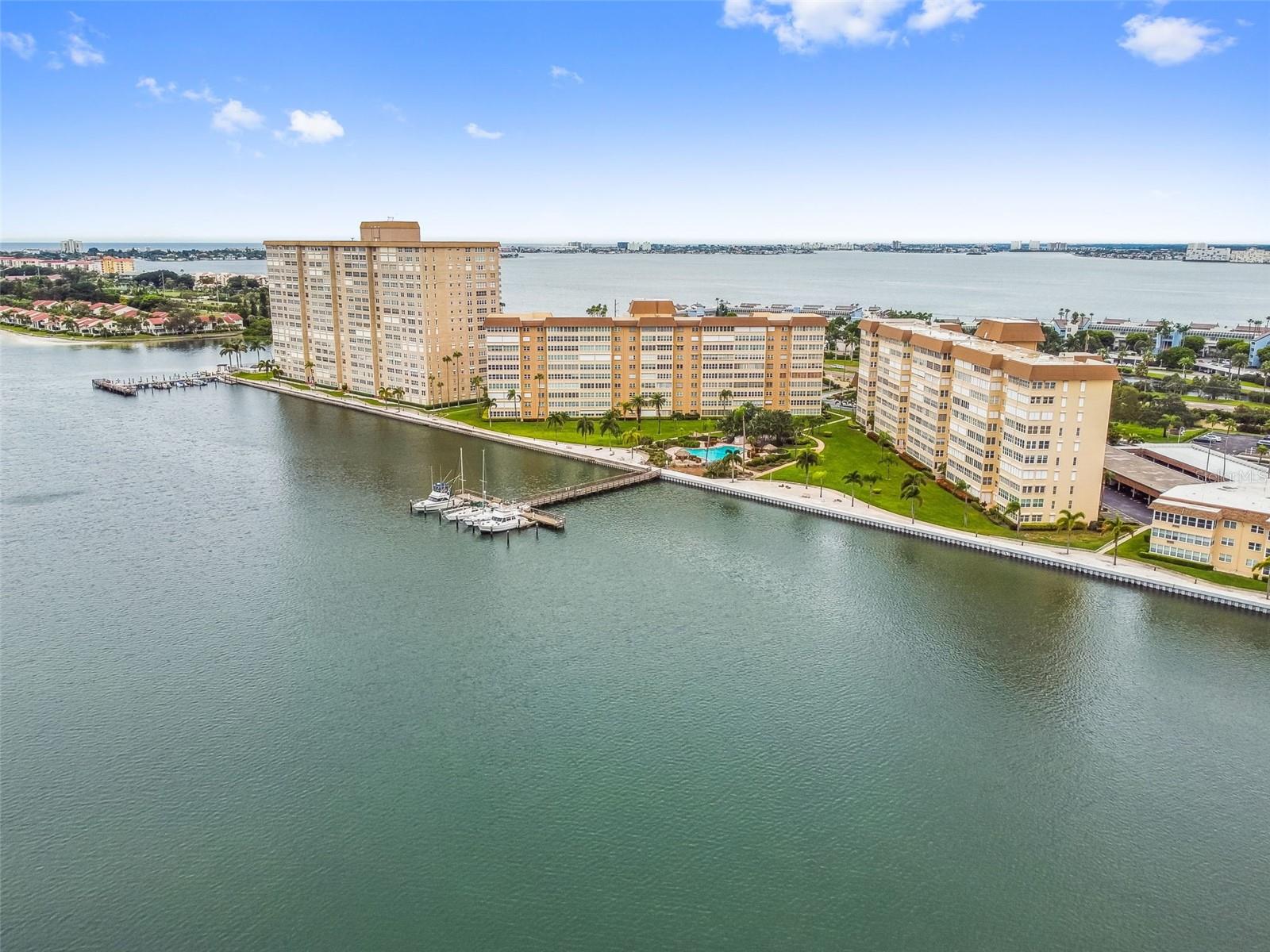 BAYWAY ISLES POINT BRITTANY THREE - Residential