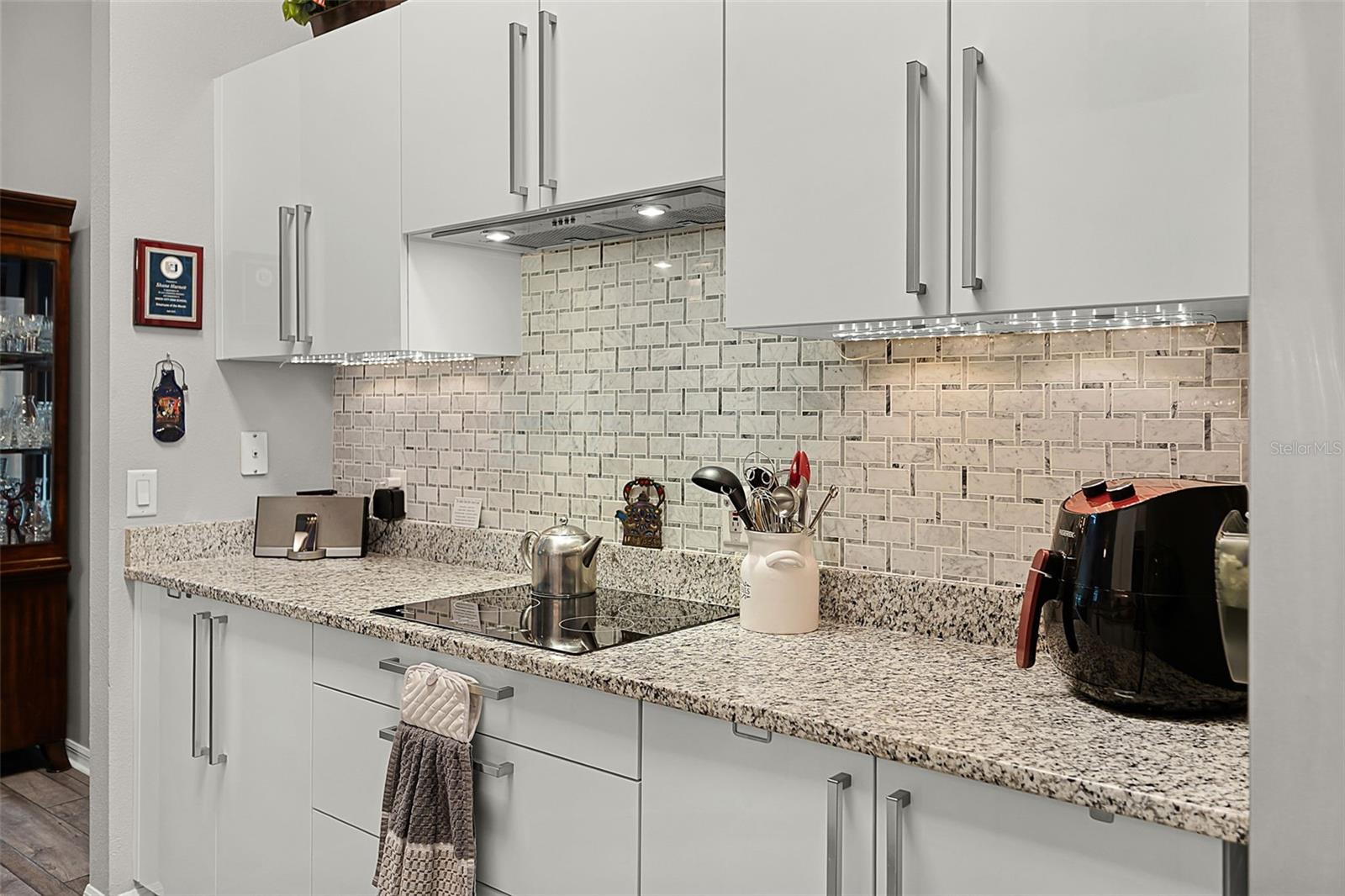 1684 WATERVIEW LOOP