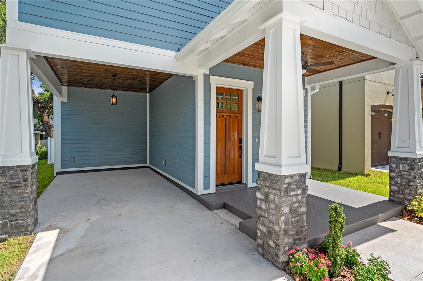 115 W HIAWATHA STREET 1/2