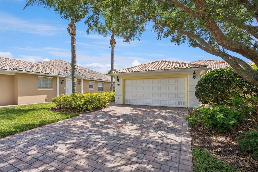 Photo of 11849 Fan Tail Lane, Orlando, FL 32827 (MLS # O6403455)
