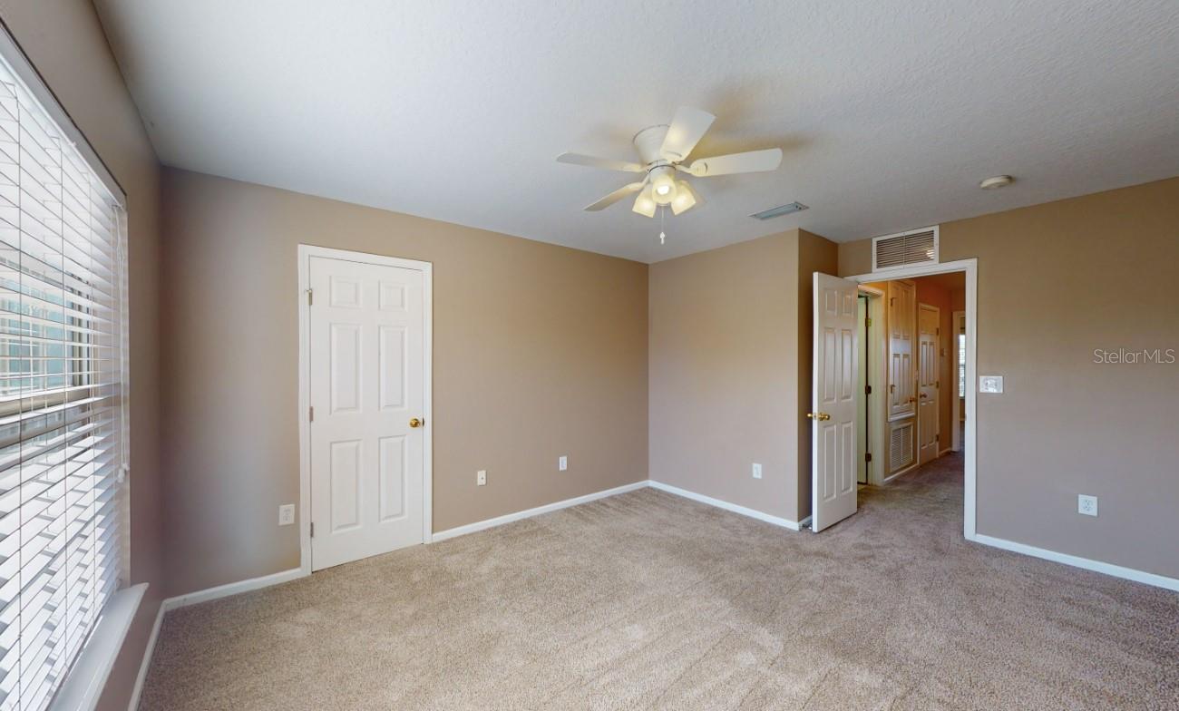 OXFORD CHASE - Residential