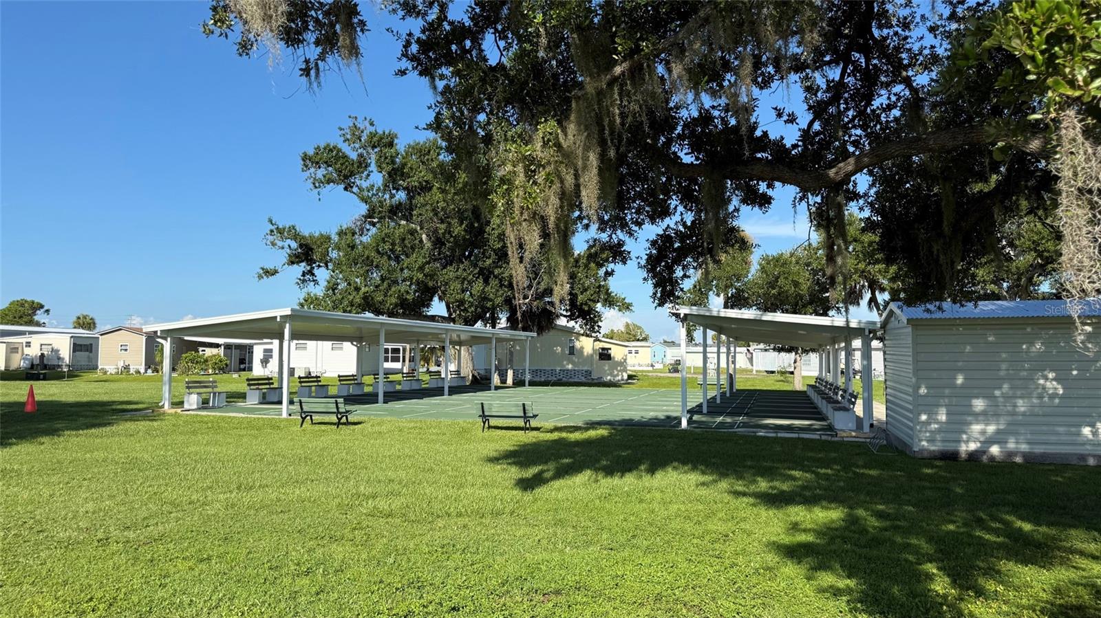 HOLIDAY PARK - Residential