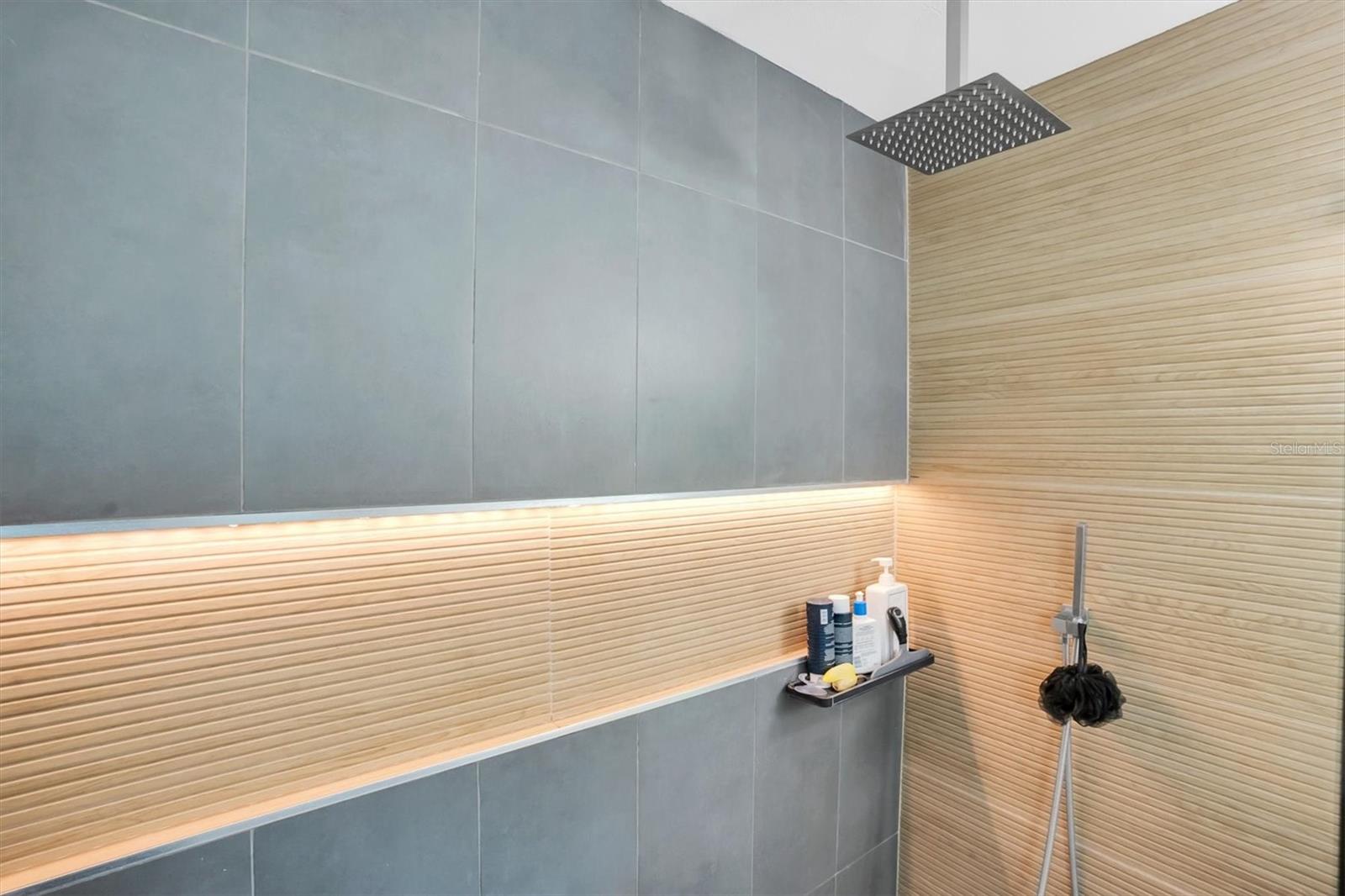 MERNA MANOR - Residential