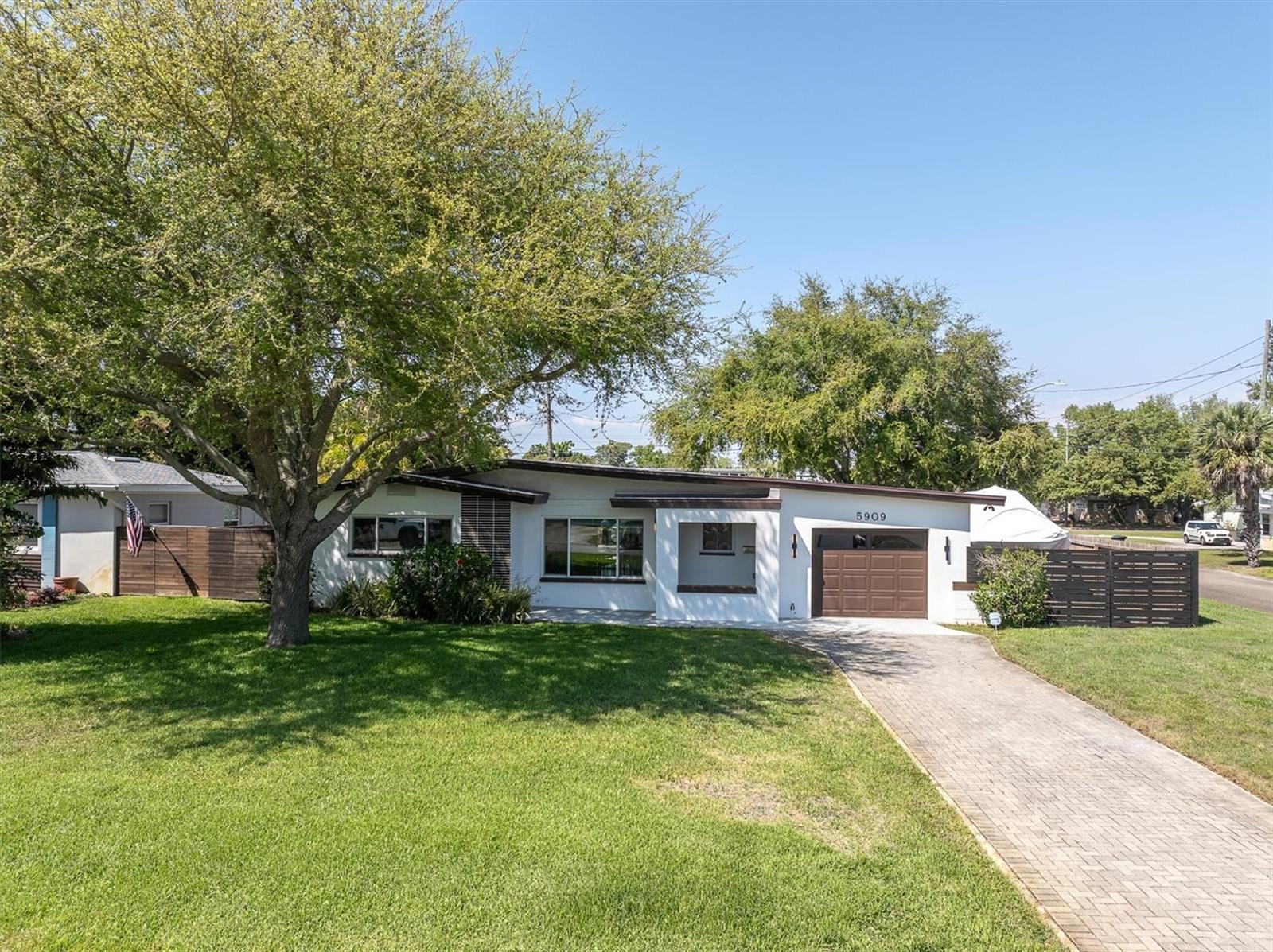 MERNA MANOR - Residential