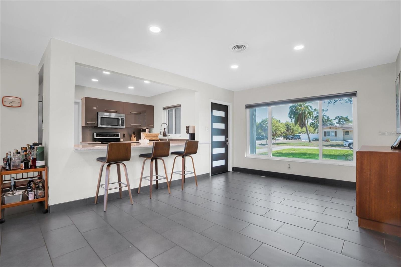 MERNA MANOR - Residential