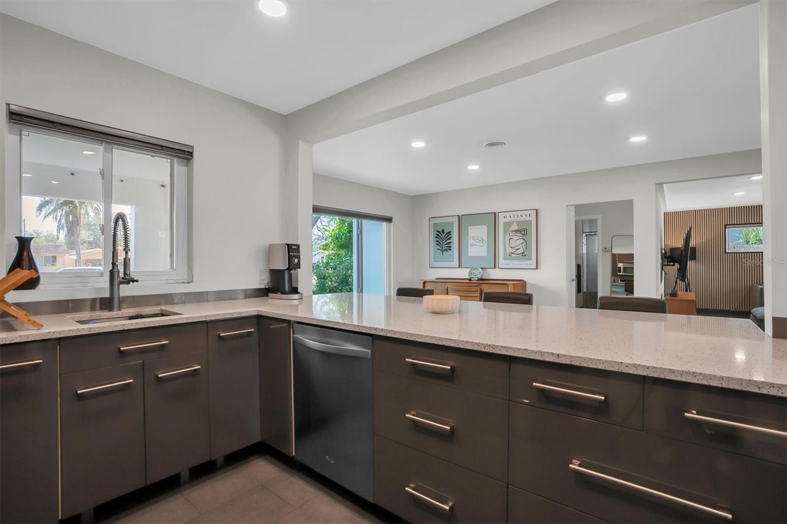 MERNA MANOR - Residential