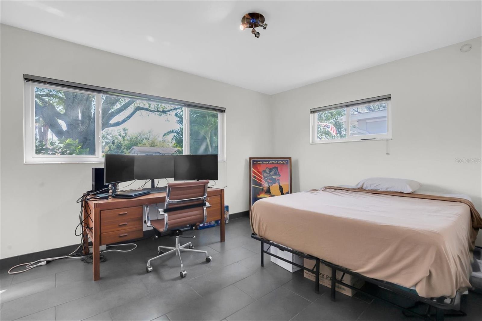 MERNA MANOR - Residential