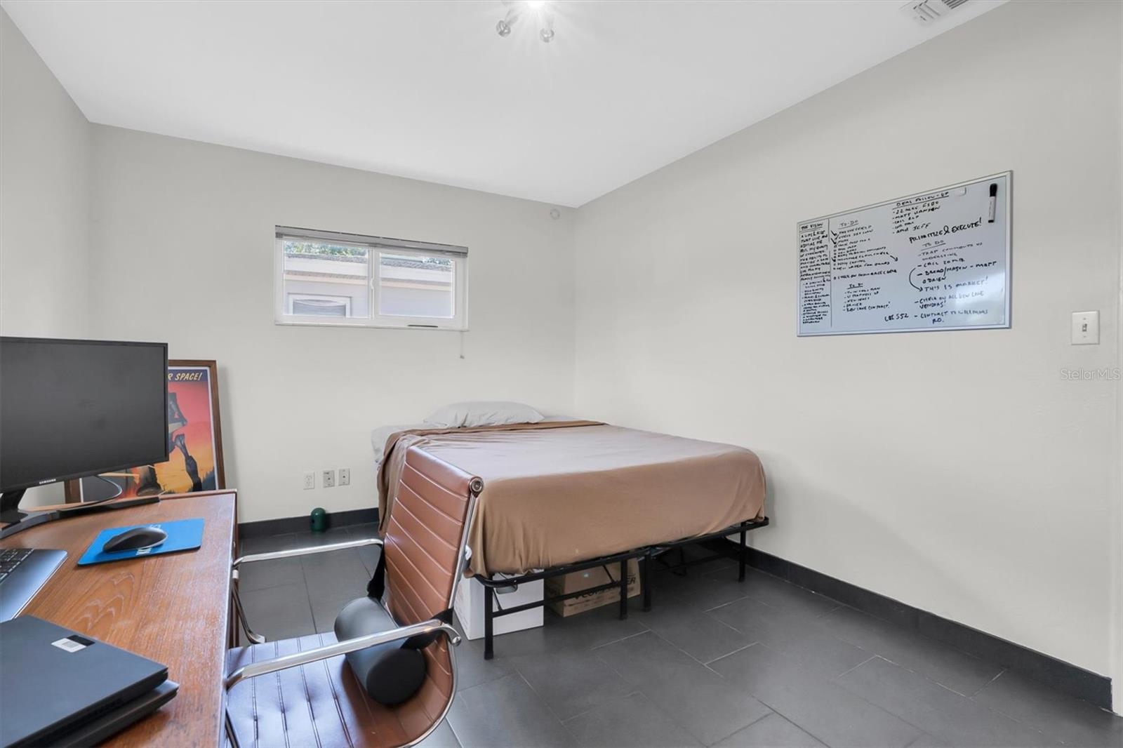 MERNA MANOR - Residential