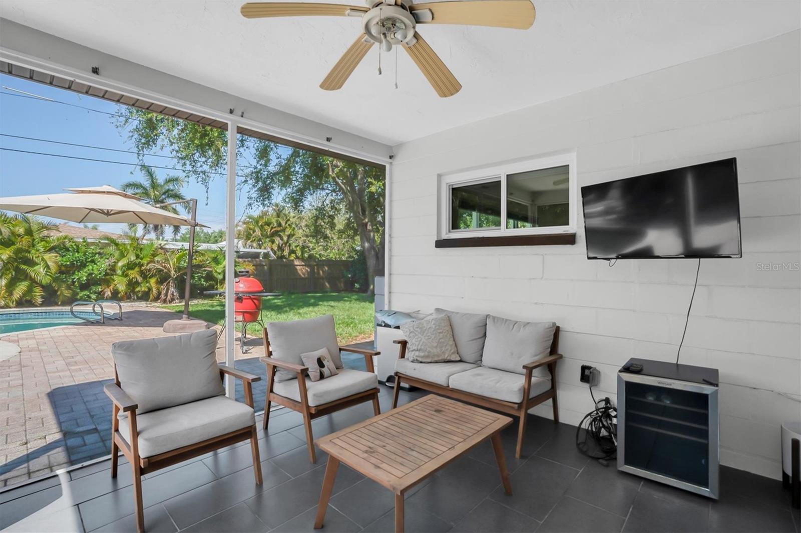 MERNA MANOR - Residential