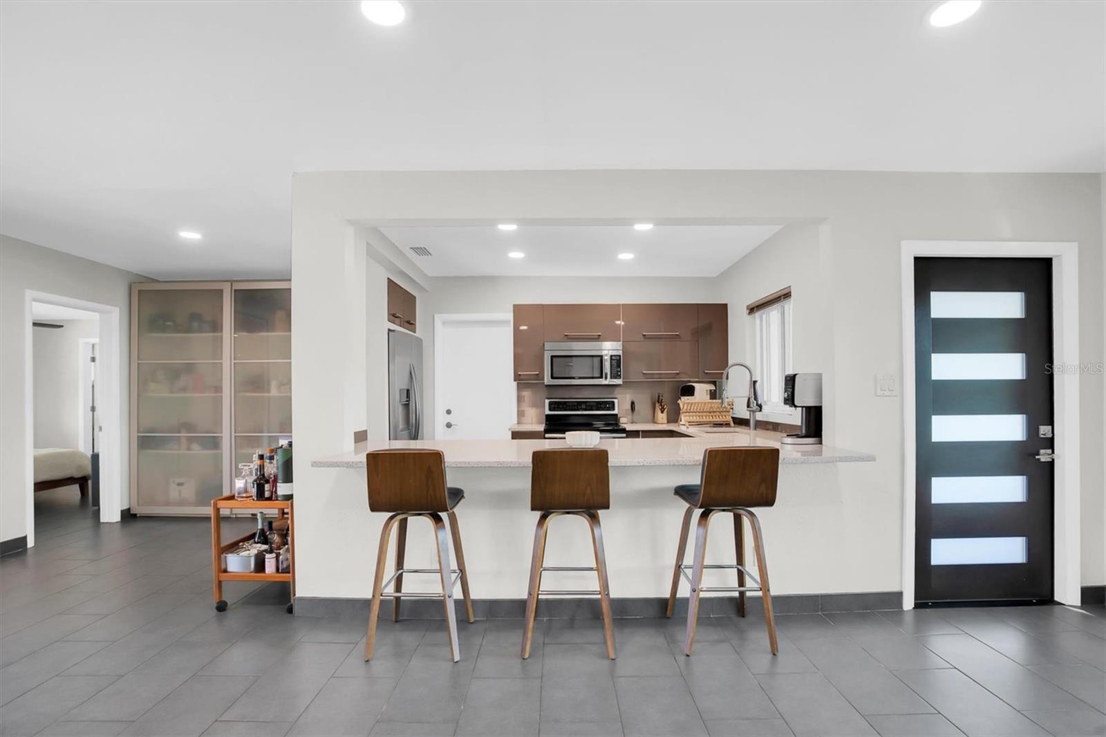 MERNA MANOR - Residential