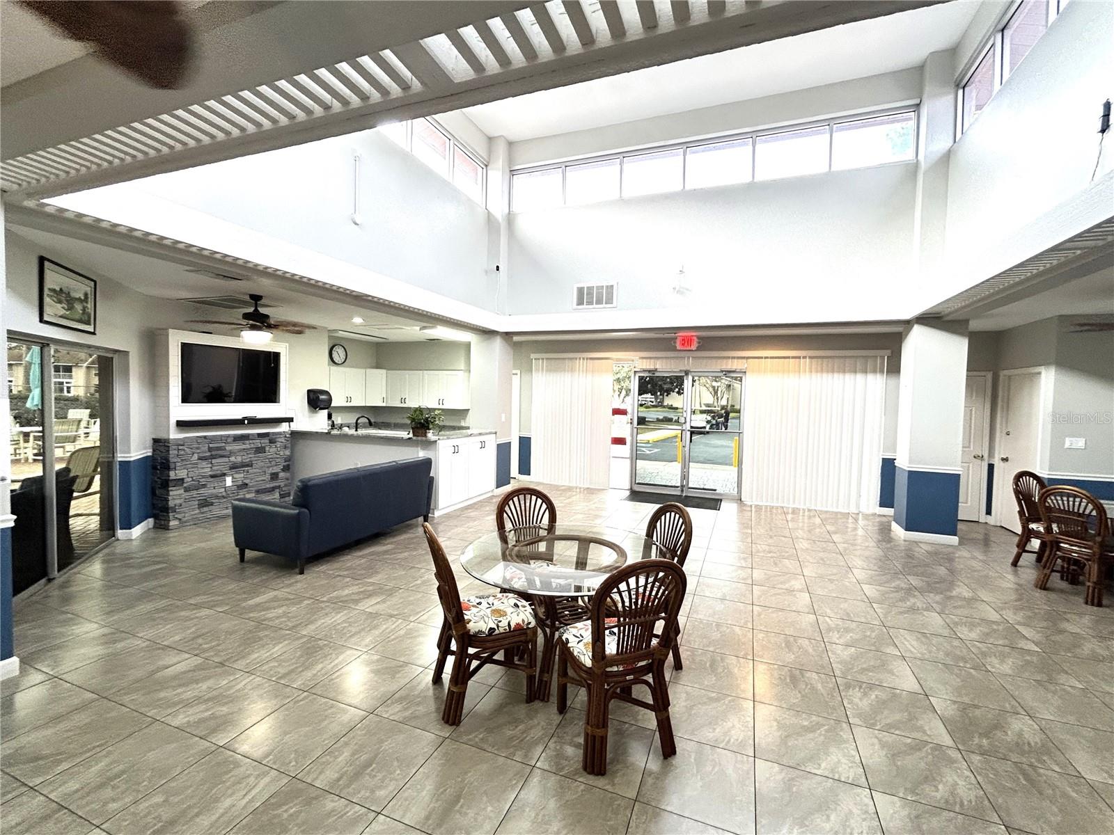 SUNNYBROOK CONDO 09 - Residential