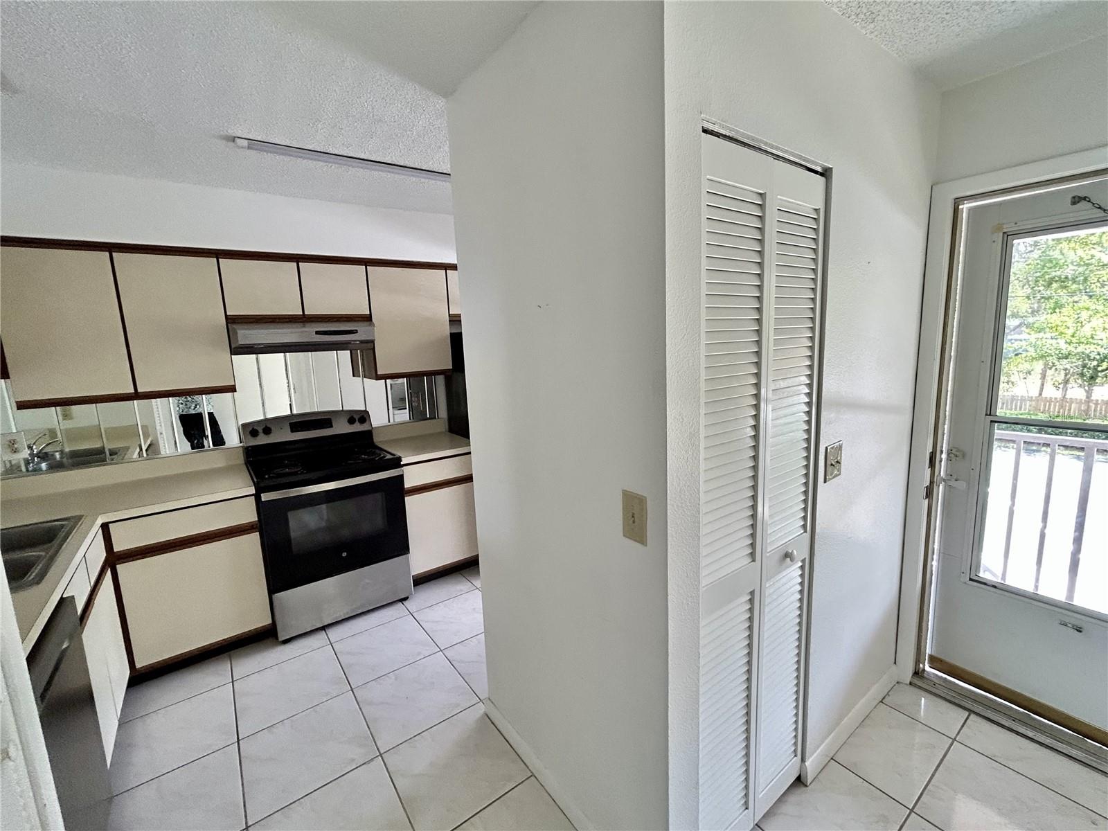 SUNNYBROOK CONDO 09 - Residential