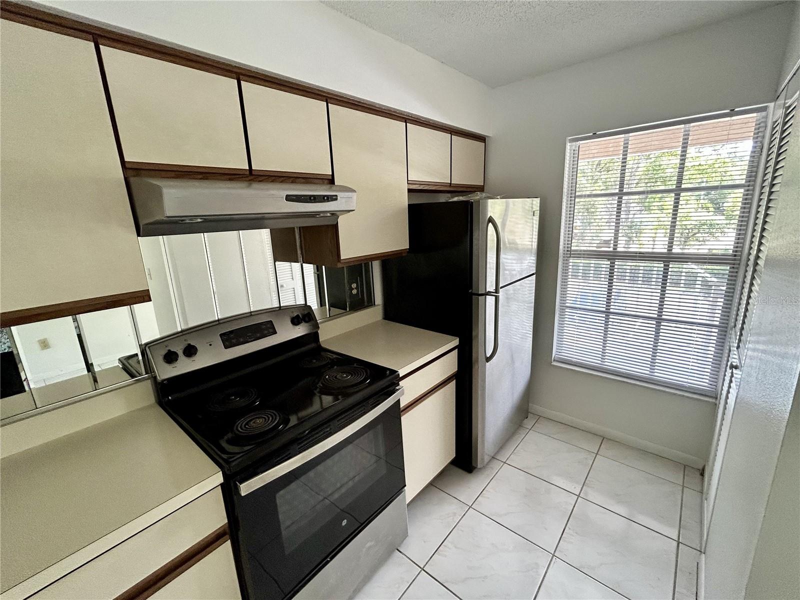 SUNNYBROOK CONDO 09 - Residential